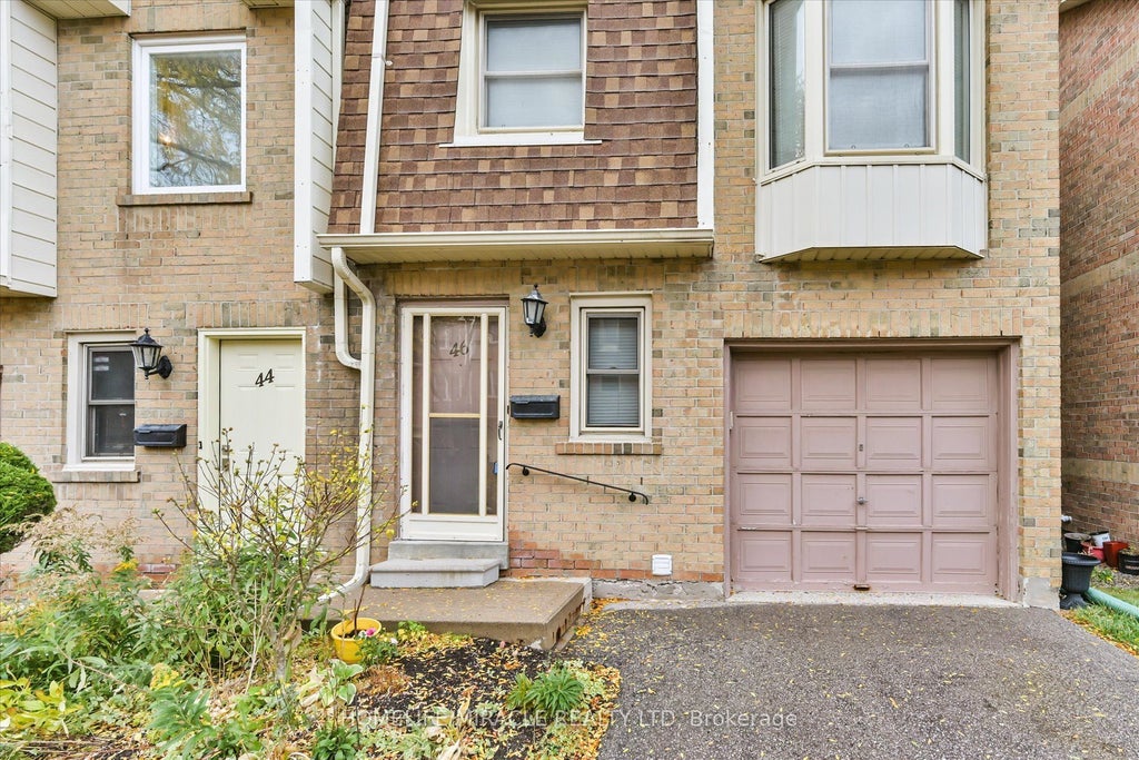 Photo of 10 Cardwell Avenue #46, Toronto, ON M1S 4Y9 (MLS # E14130986)