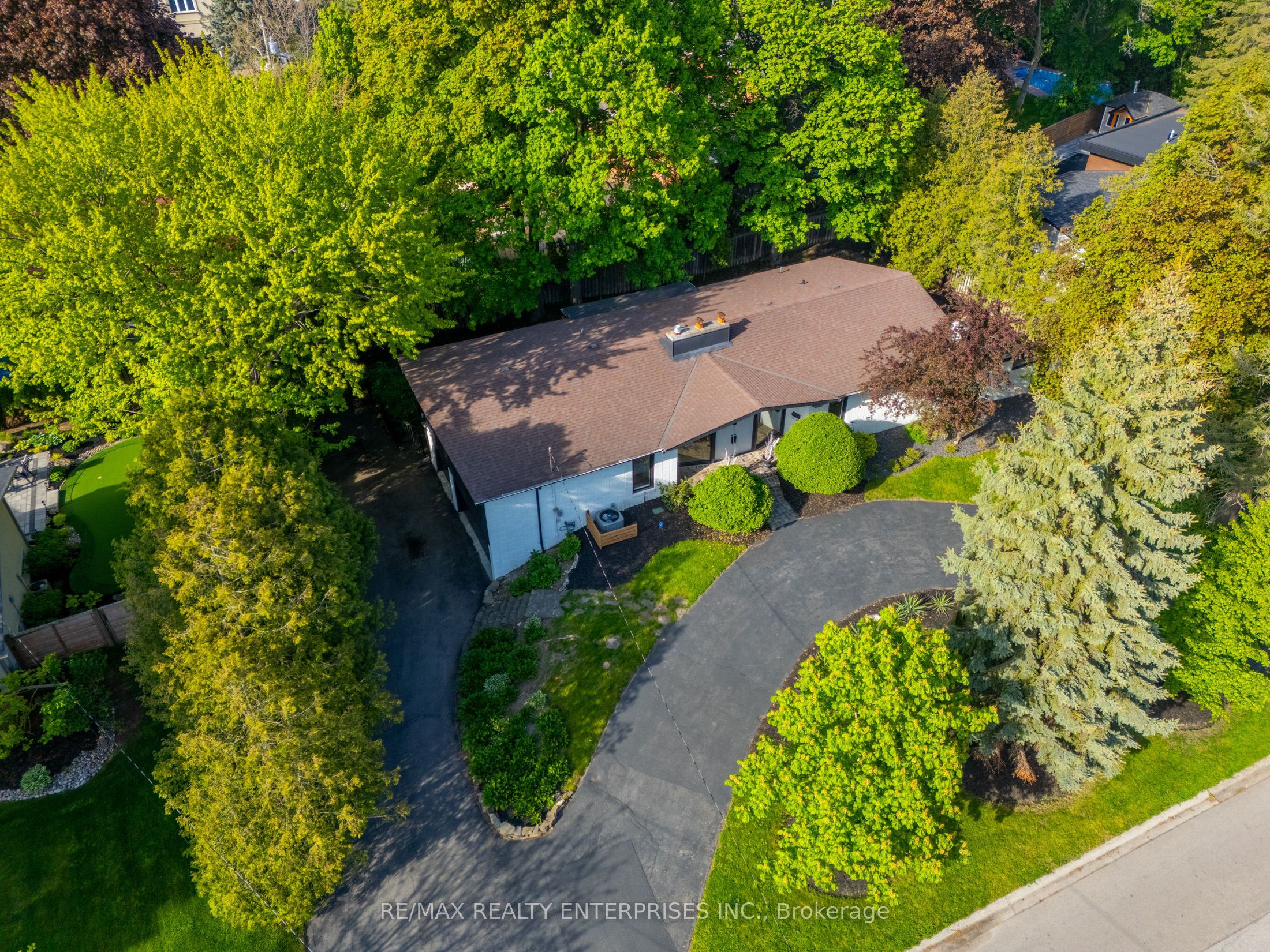 625 Sir Richards Road