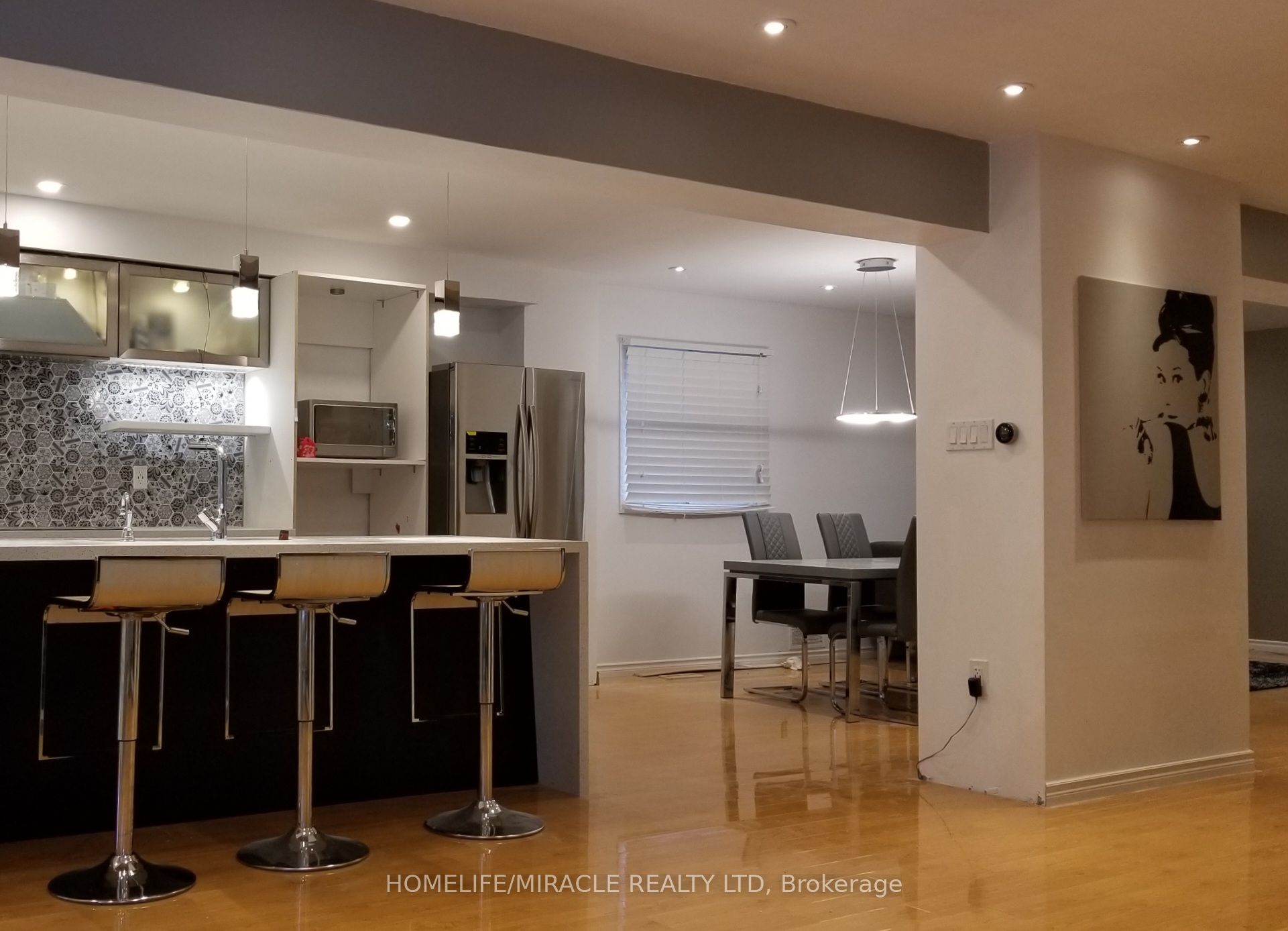 487 Wallenberg Crescent