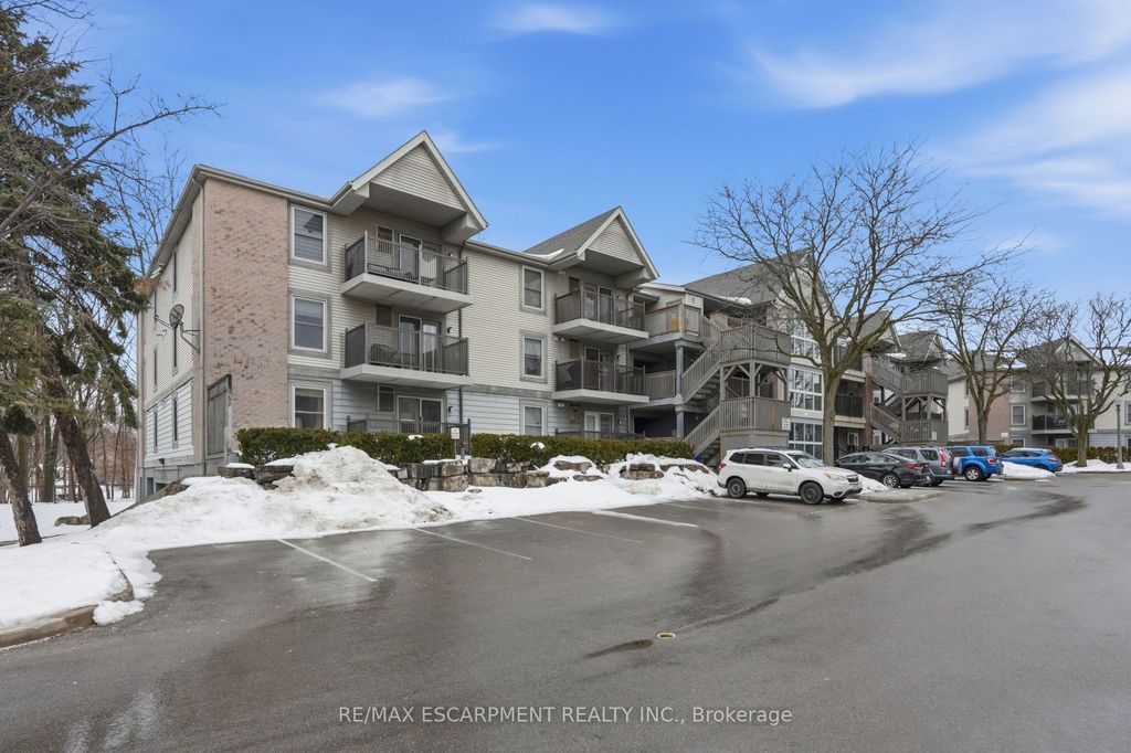 Photo of 2040 Cleaver Avenue #315, Burlington, ON L7M 4C4 (MLS # W12815026)