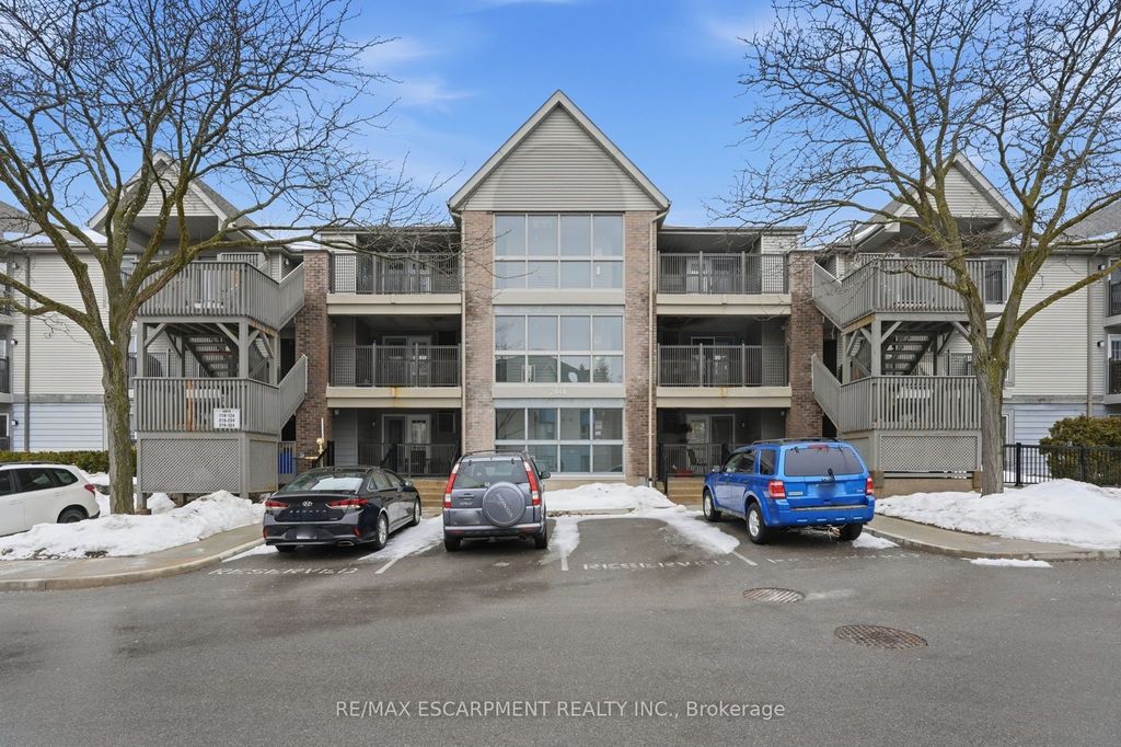 Photo of 2040 Cleaver Avenue #315, Burlington, ON L7M 4C4 (MLS # W12815026)
