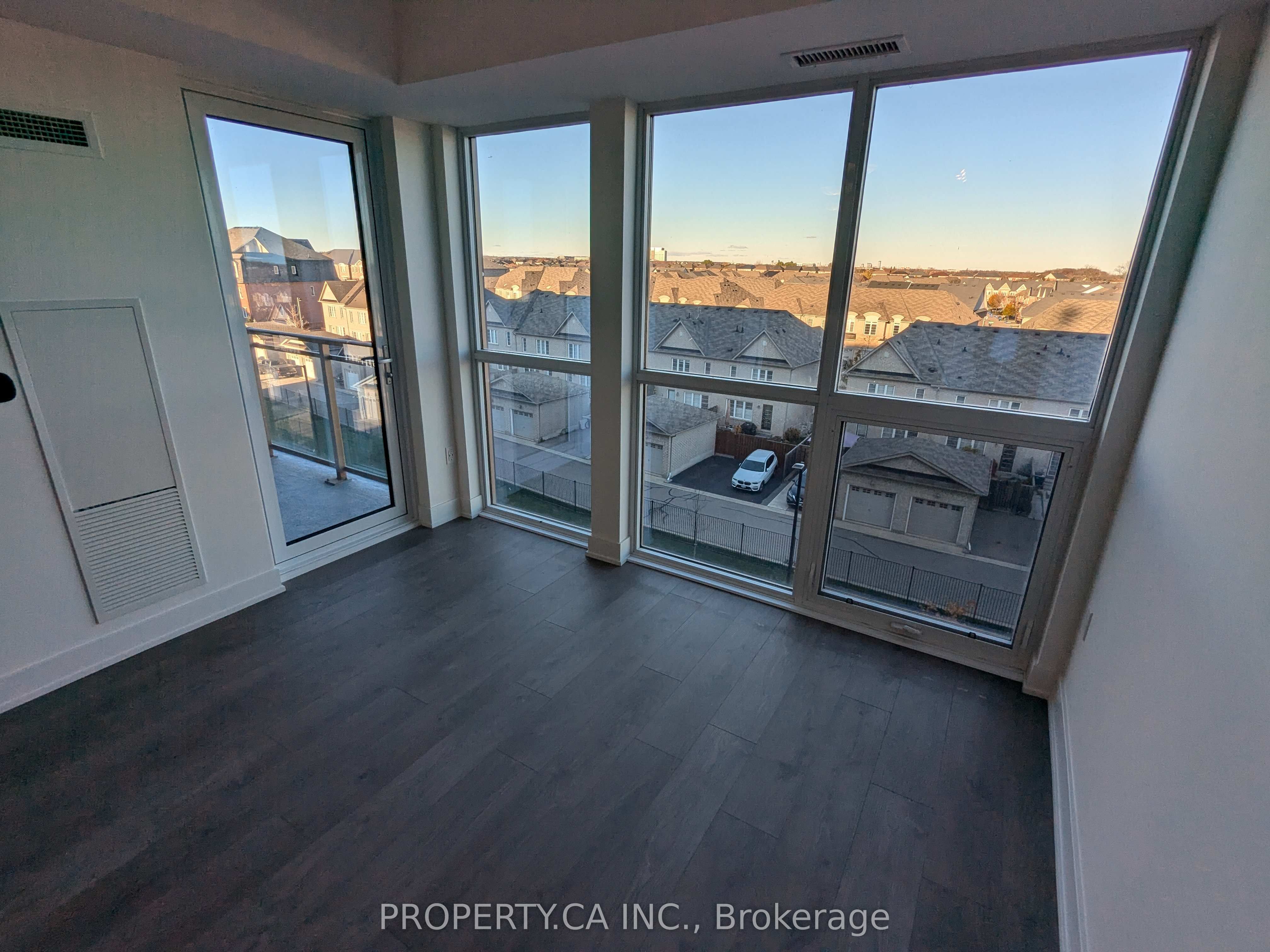 2343 Khalsa Gate 527