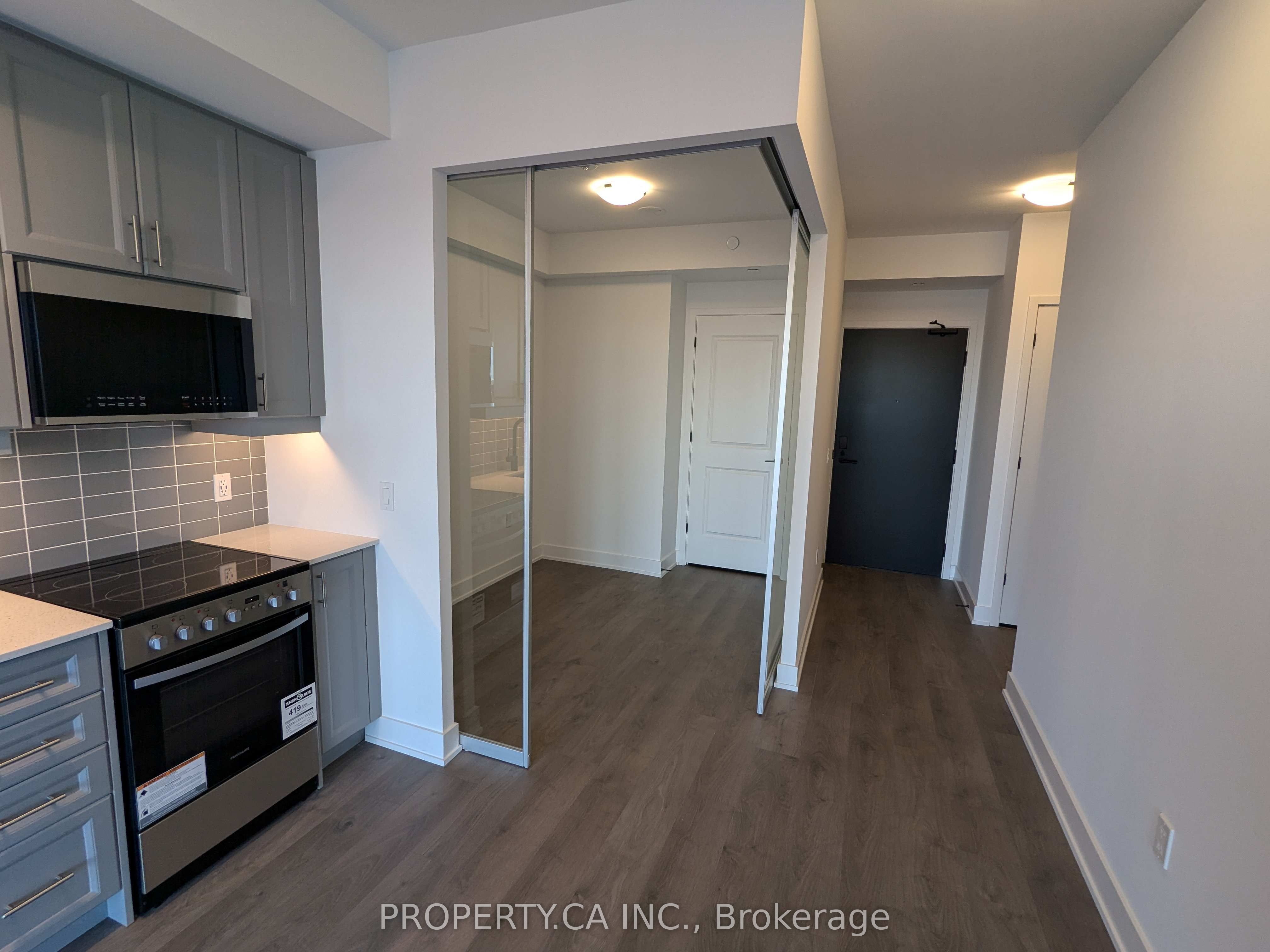 2343 Khalsa Gate 527