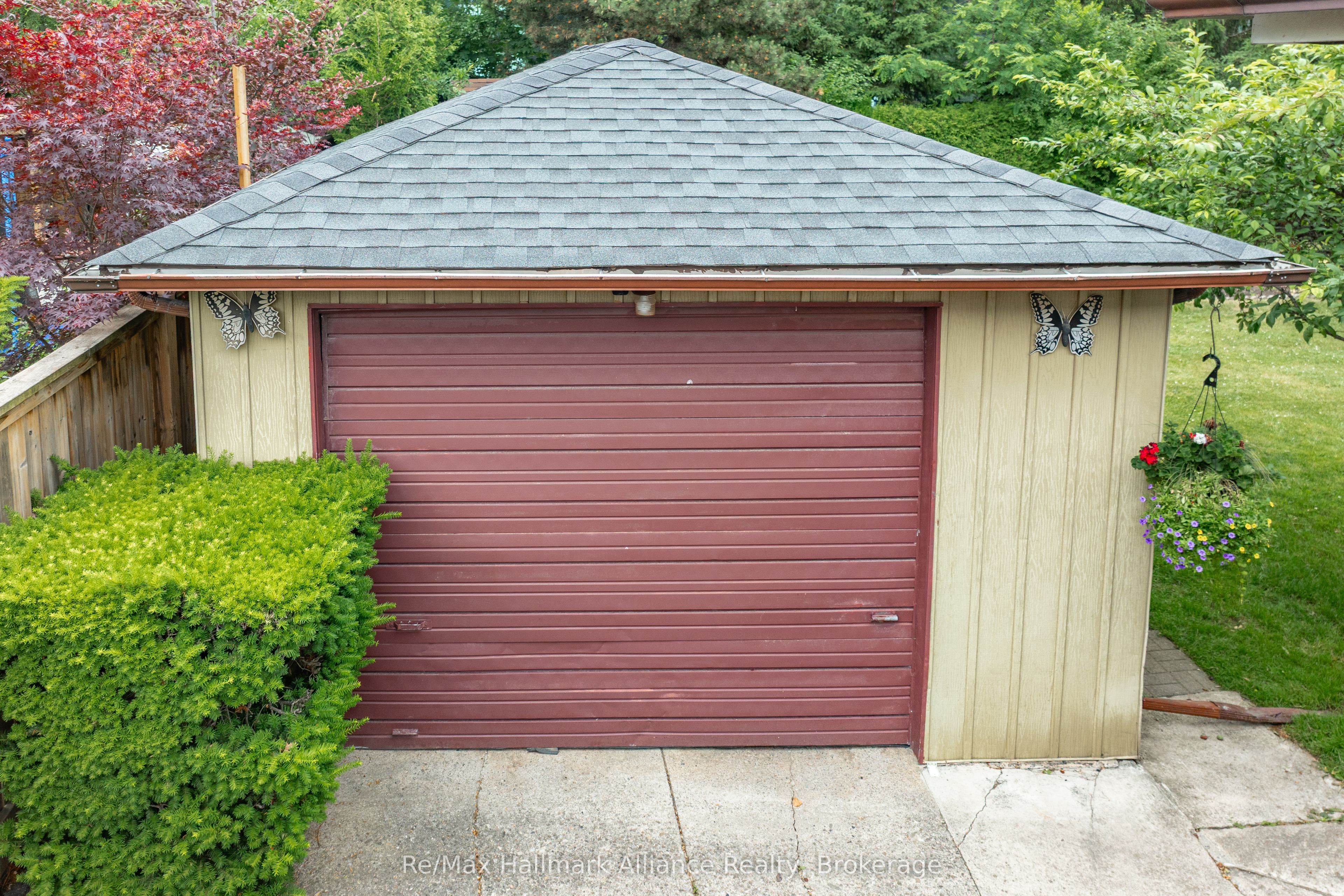 543 Pinegrove Drive