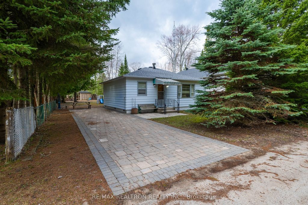 Photo of 84 34TH Street North Street, Wasaga Beach, ON L9Z 2C1 (MLS # S13021336)