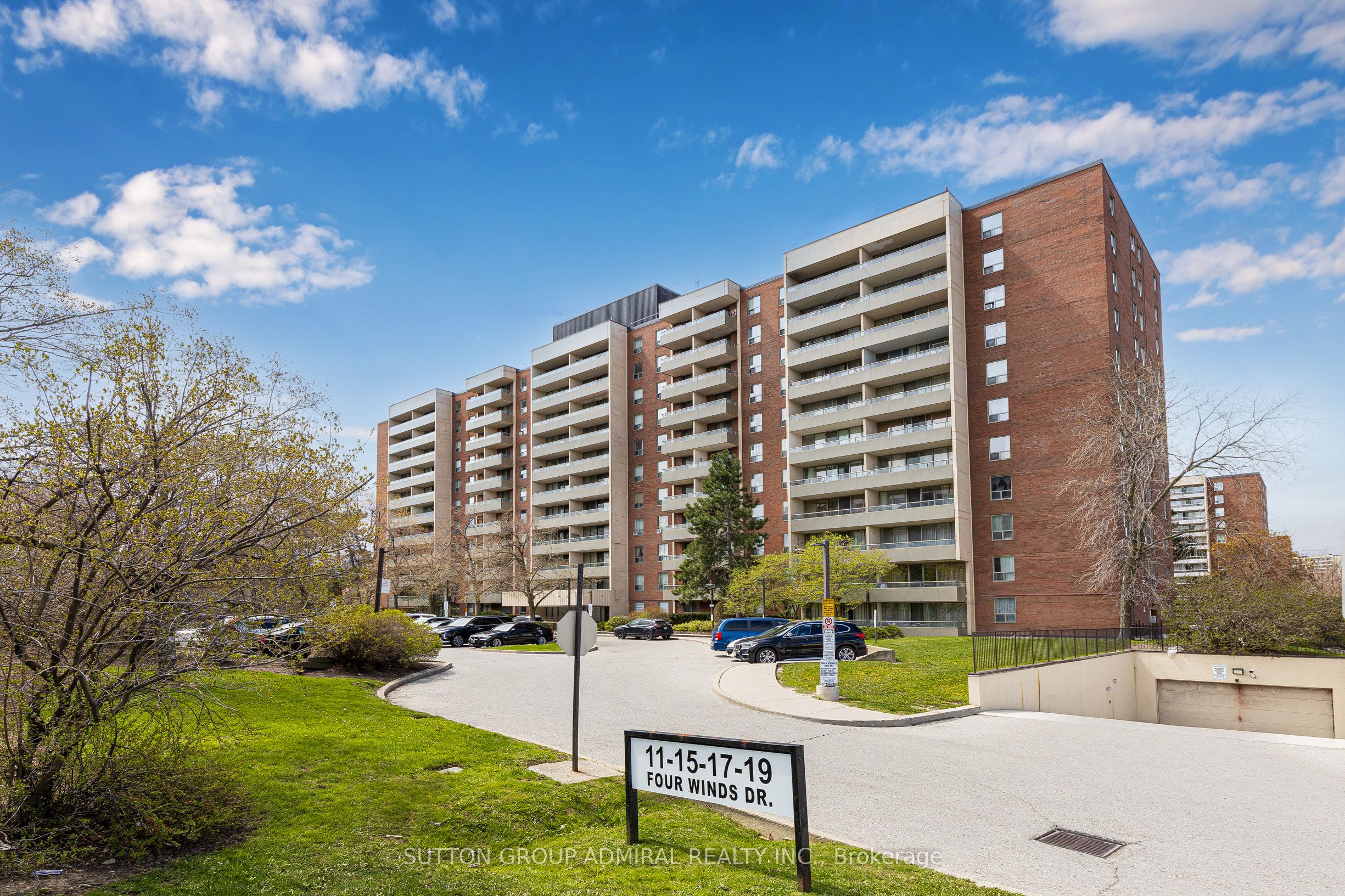Photo 1 of 32 — 19 Four Winds Drive 1103, Toronto, ON M3J 2S9