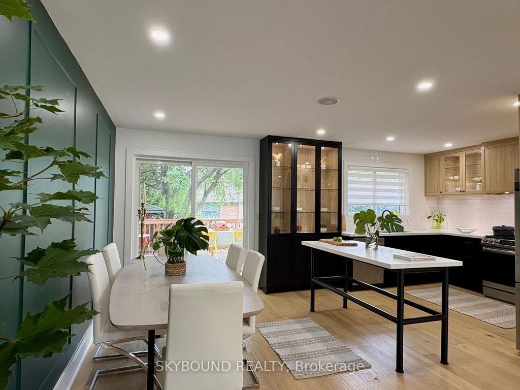 Photo of 23 Drury Lane, Toronto, ON M9P 1P8 (MLS # W12481871)