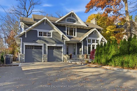 271 Oakhill Road Mississauga ON L5G 2P8