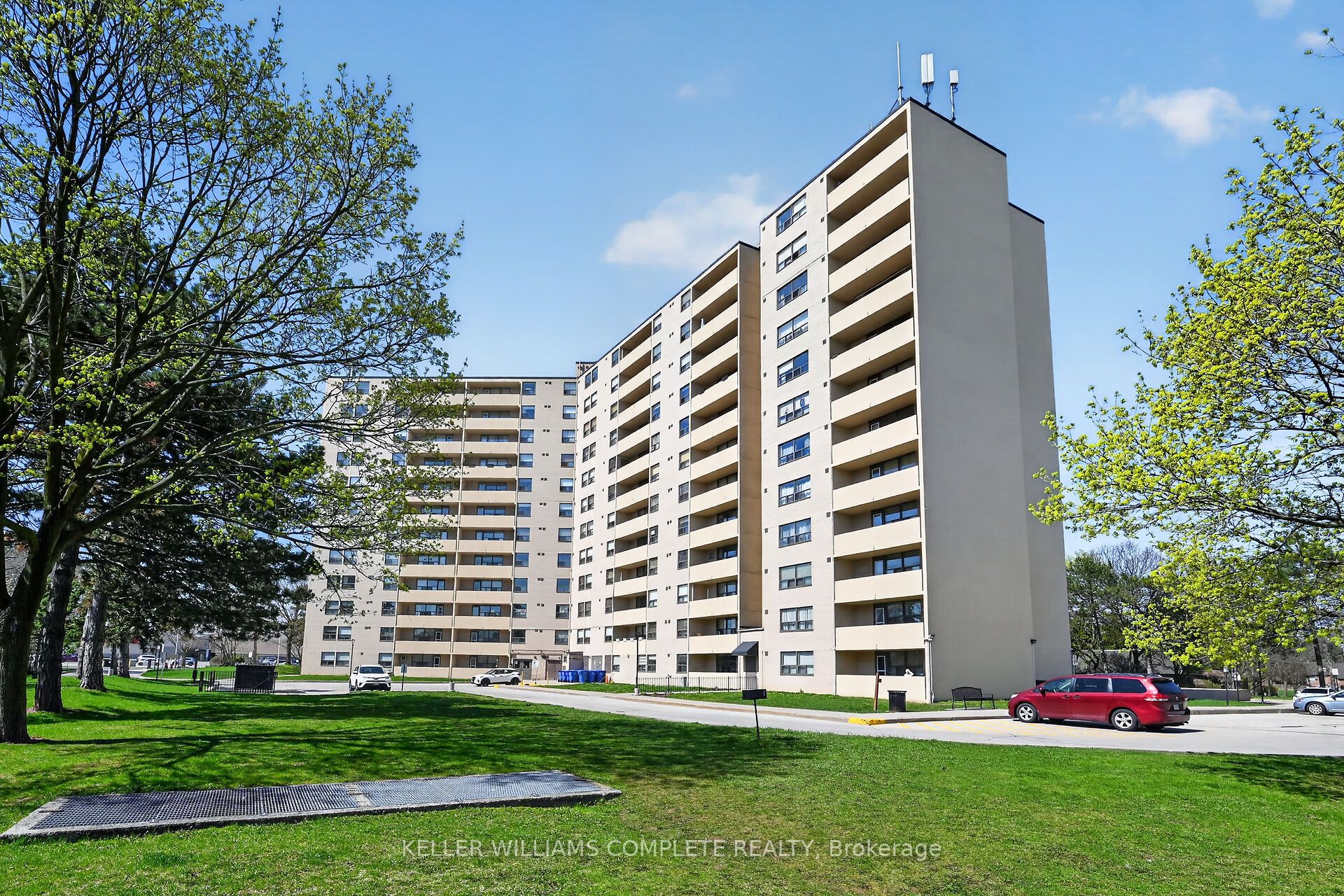 700 Dynes Road 904