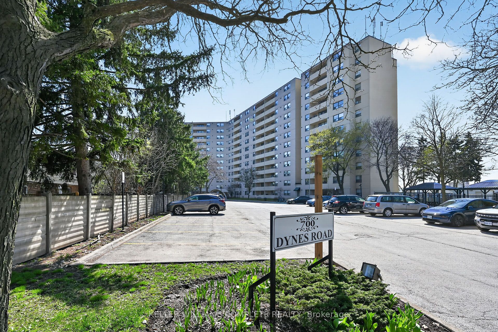700 Dynes Road 904