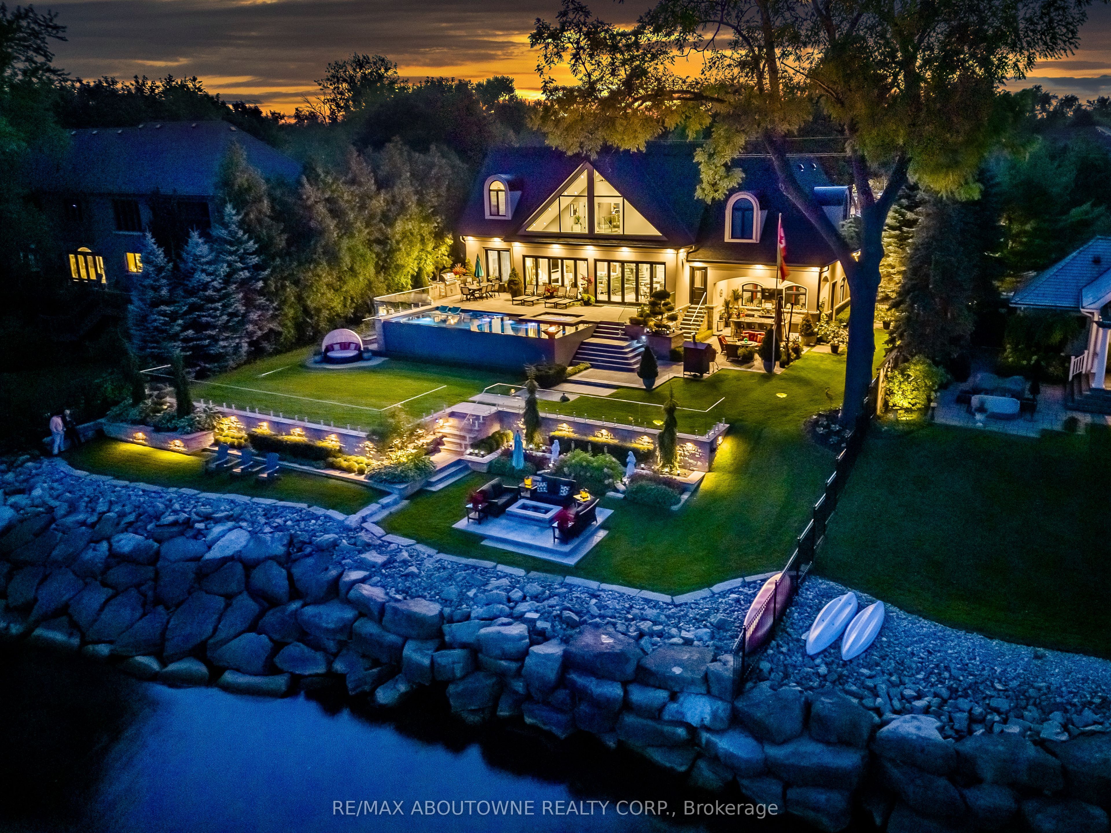 3188 Lakeshore Road