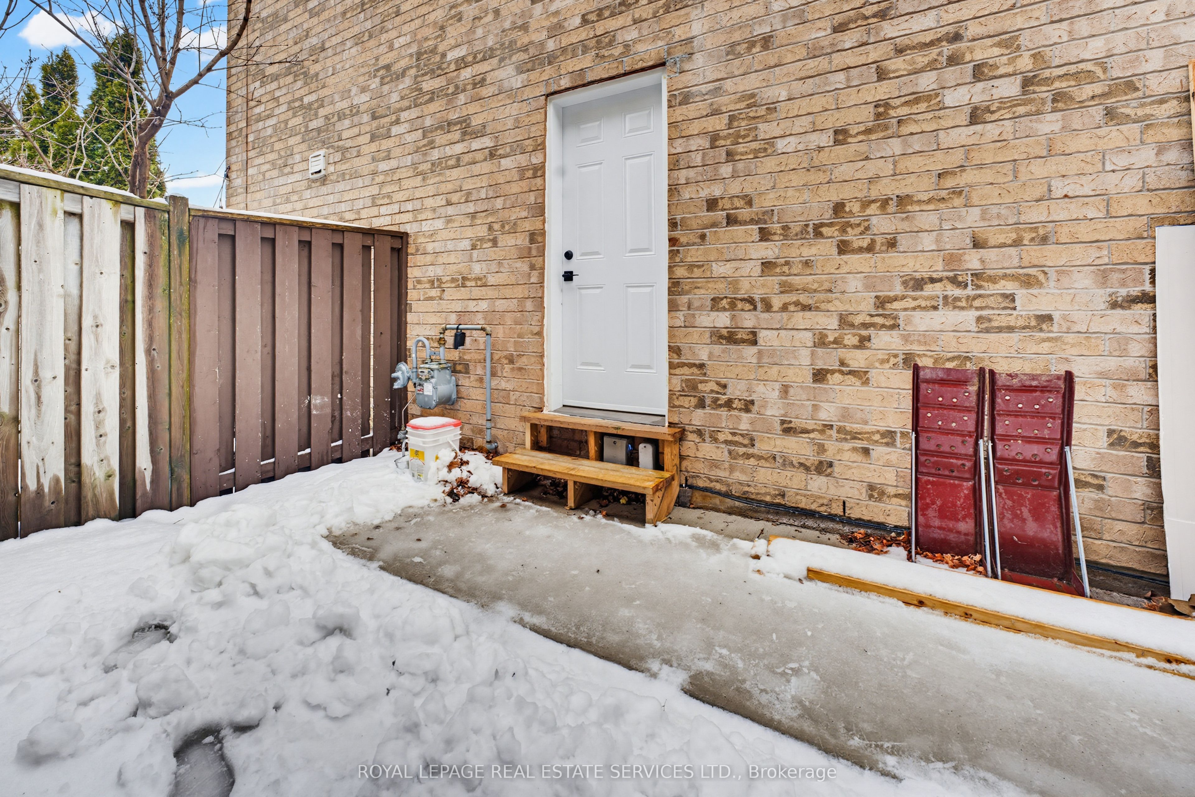 697 Auger Terrace Lower