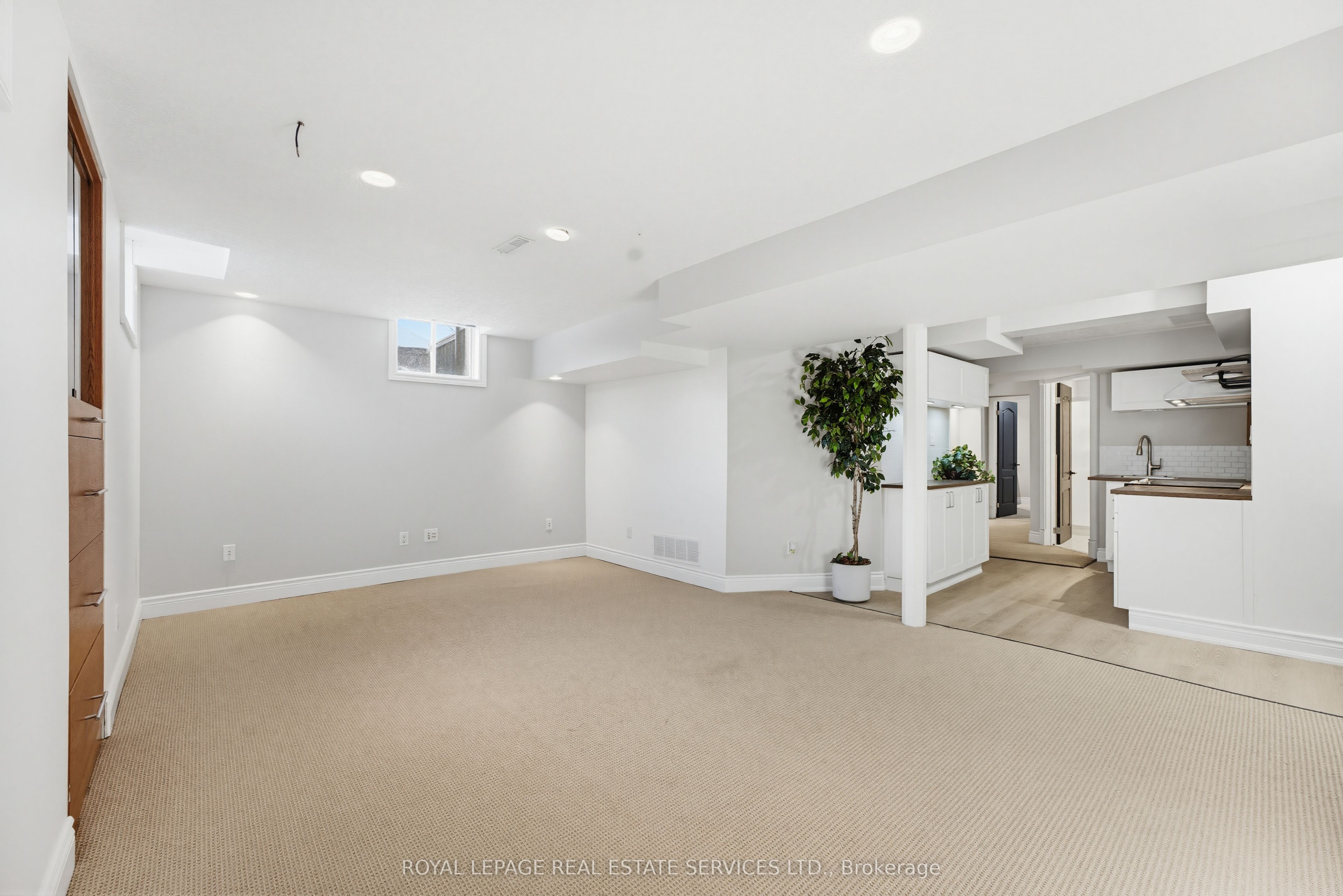 697 Auger Terrace Lower