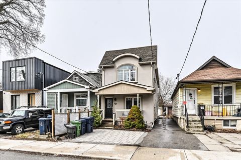 838 Sammon Avenue Toronto ON M4C 2E8