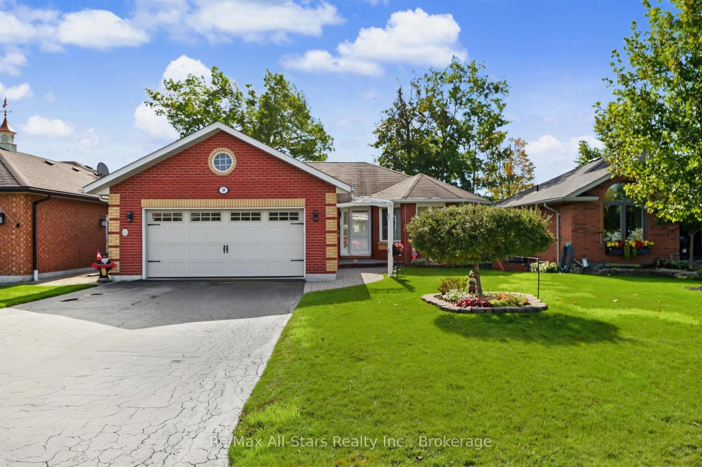 Photo of 9 Hillview Drive, Kawartha Lakes, ON K0M 1A0 (MLS # X14021828)