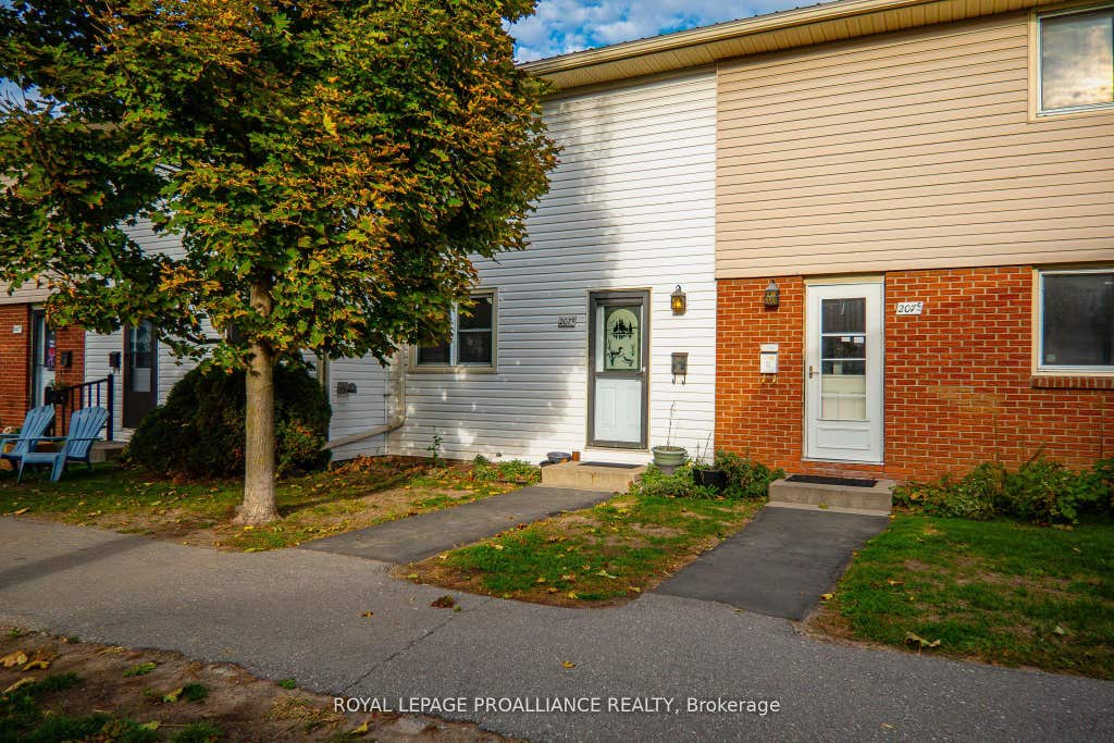 Photo of 207D North Park Street, Belleville, ON K8P 4T9 (MLS # X13066910)