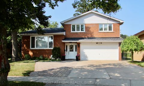 2335 Blase Court Mississauga ON L5A 1N9