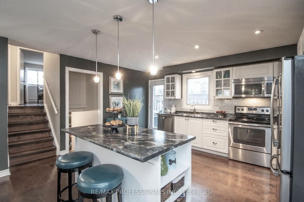 Photo of 68 Overbank Drive, Oshawa, ON L1J 7Y8 (MLS # E13122558)