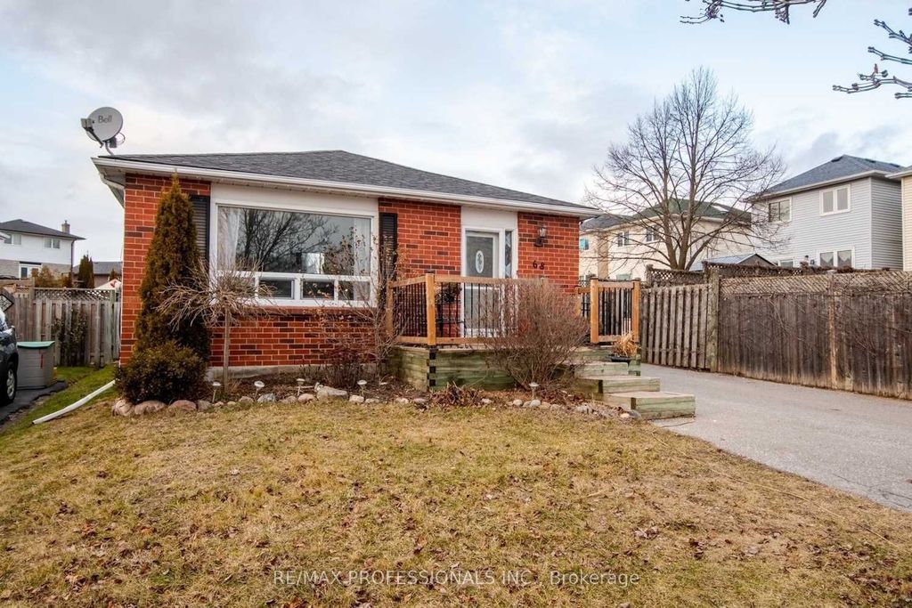 Photo of 68 Overbank Drive, Oshawa, ON L1J 7Y8 (MLS # E13122558)