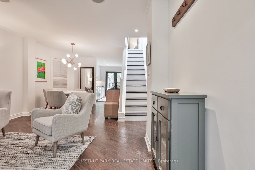 Photo of 52 West Avenue W, Toronto, ON M4M 2L8 (MLS # E13461984)