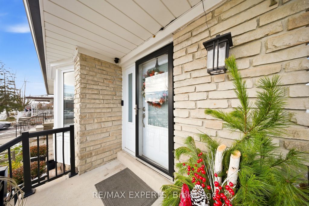Photo of 16 Navenby Crescent, Toronto, ON M9L 1B2 (MLS # W12631410)