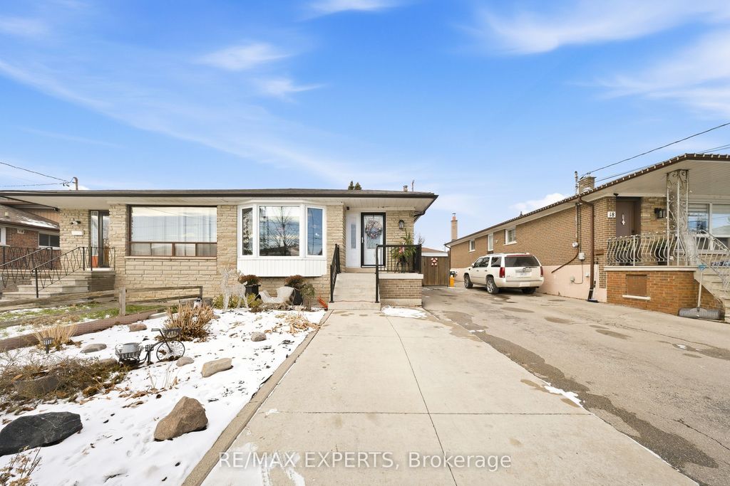 Photo of 16 Navenby Crescent, Toronto, ON M9L 1B2 (MLS # W12631410)
