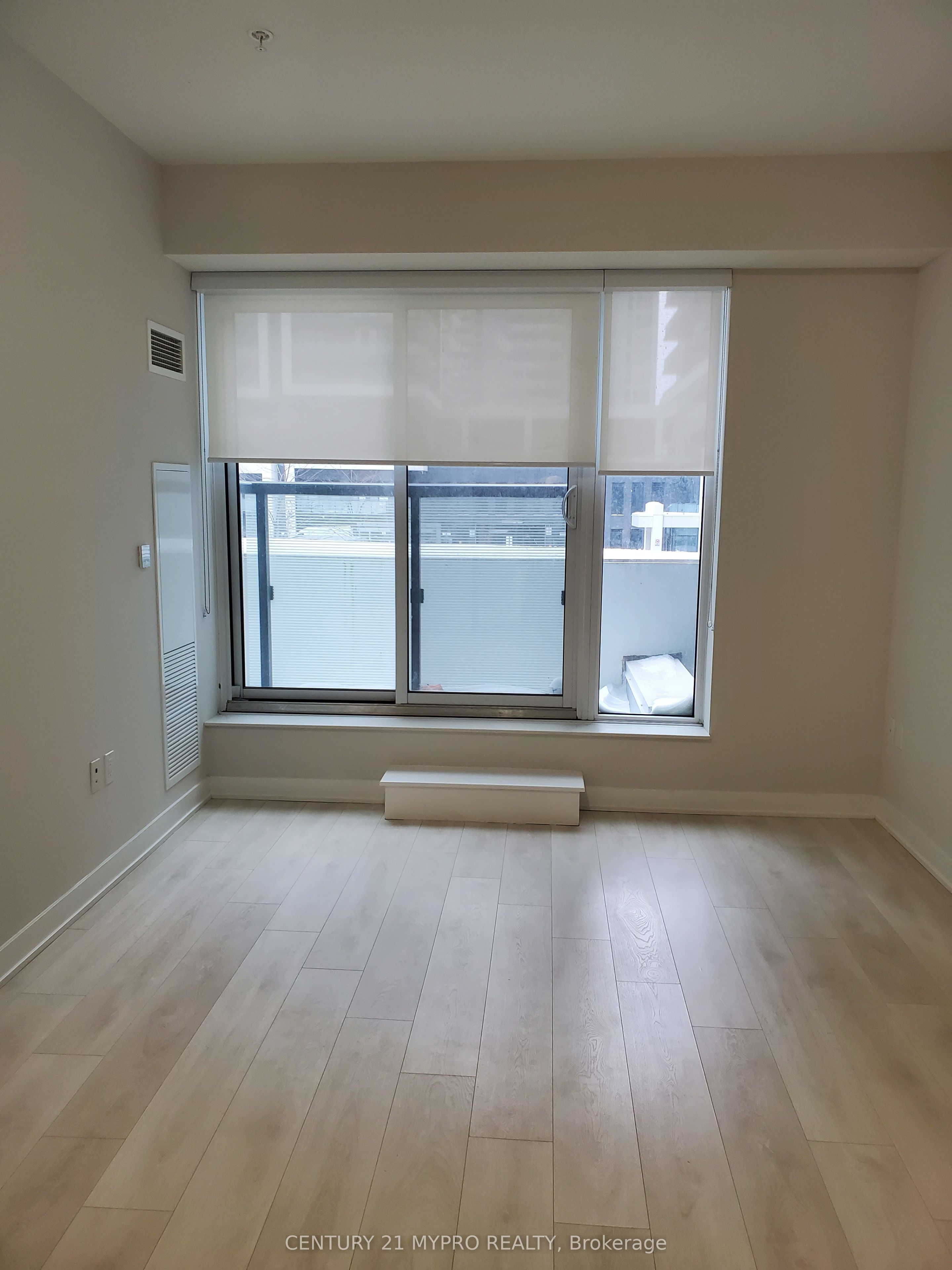 85 Oneida Crescent N 203