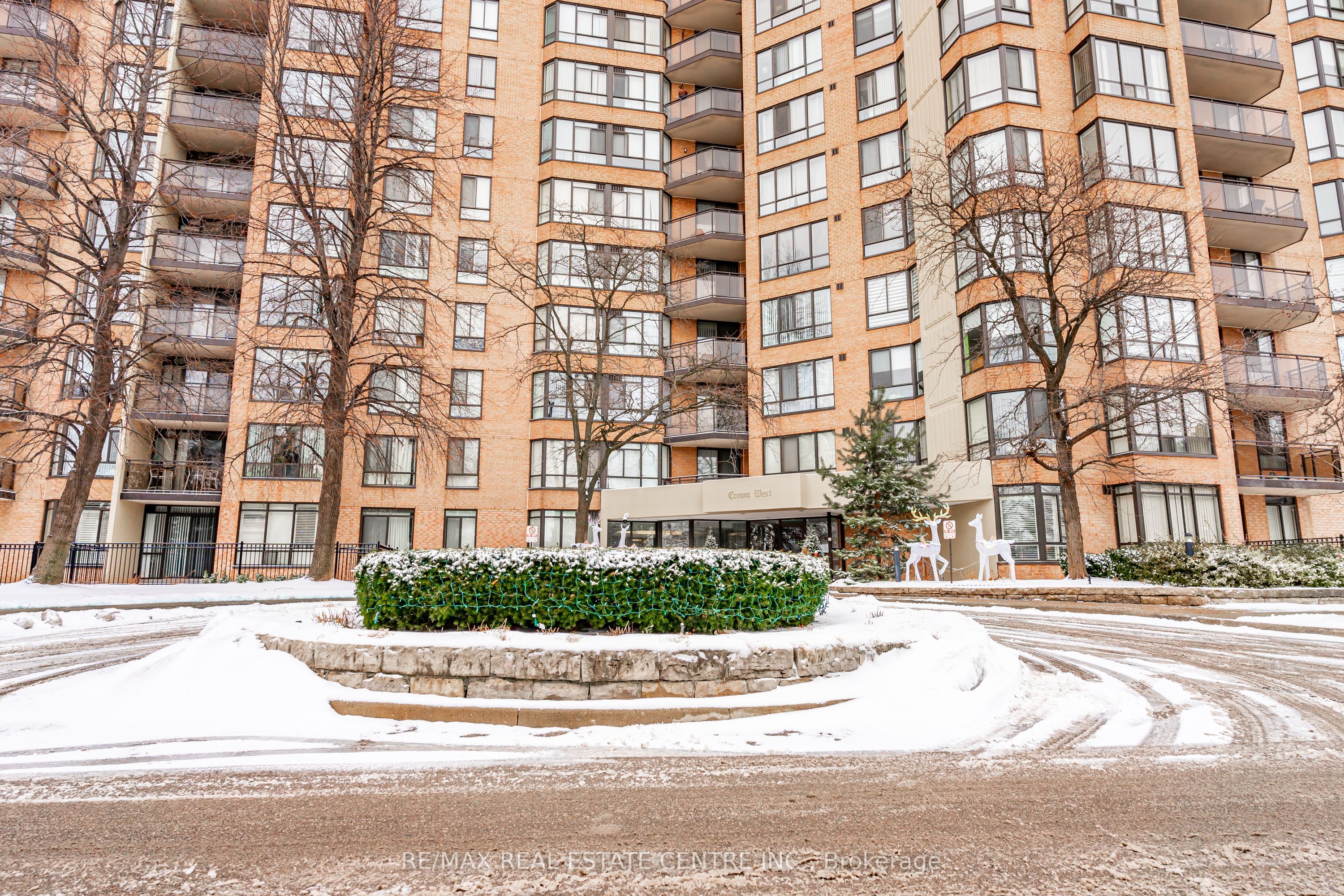 20 Cherrytree Drive 806