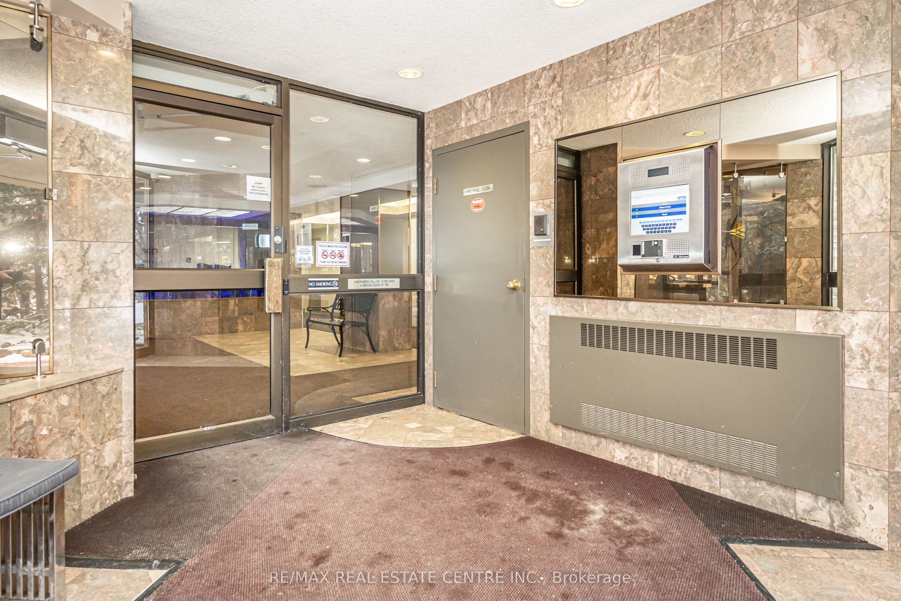 20 Cherrytree Drive 806