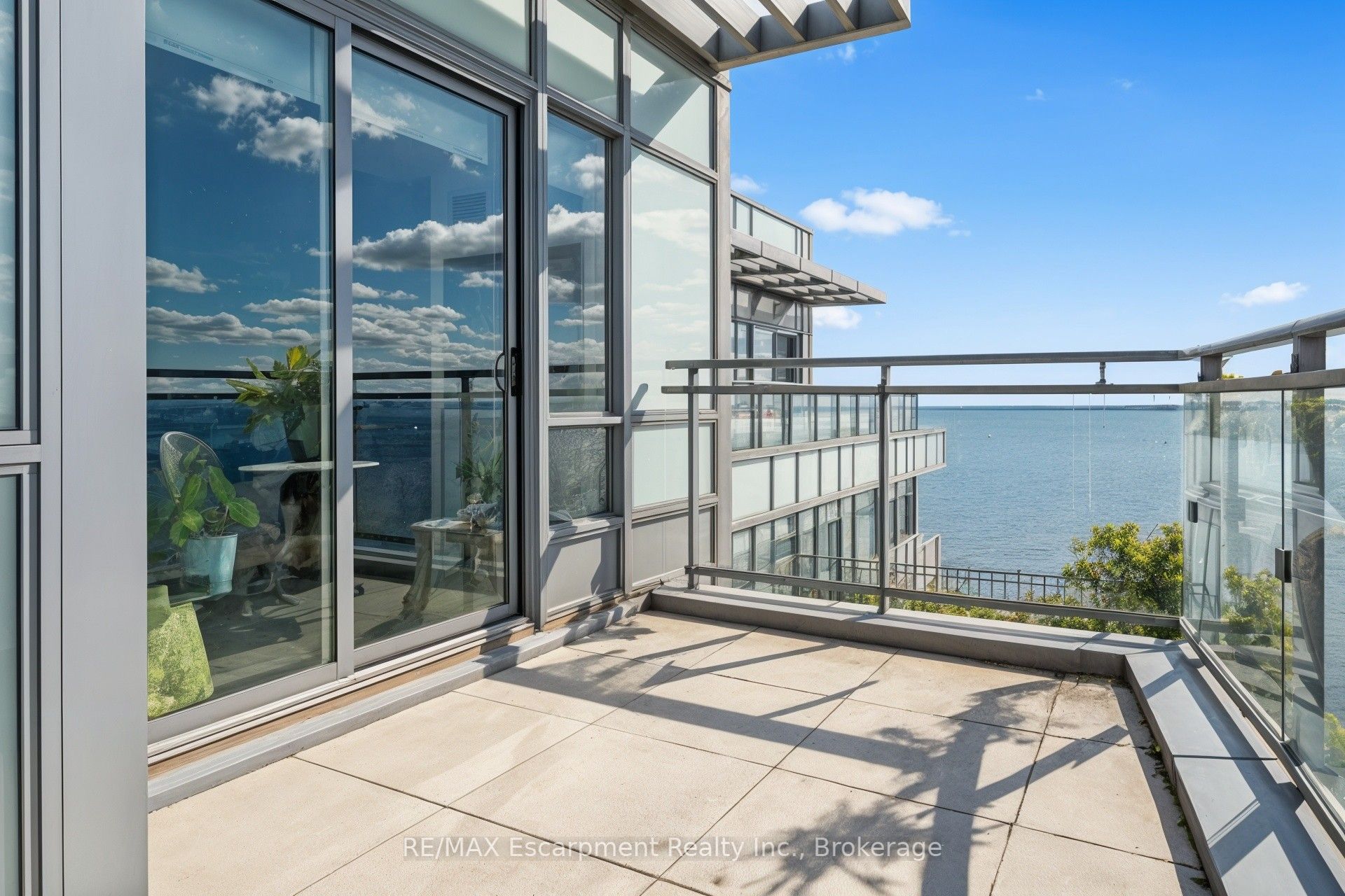 3500 Lakeshore Road W 827