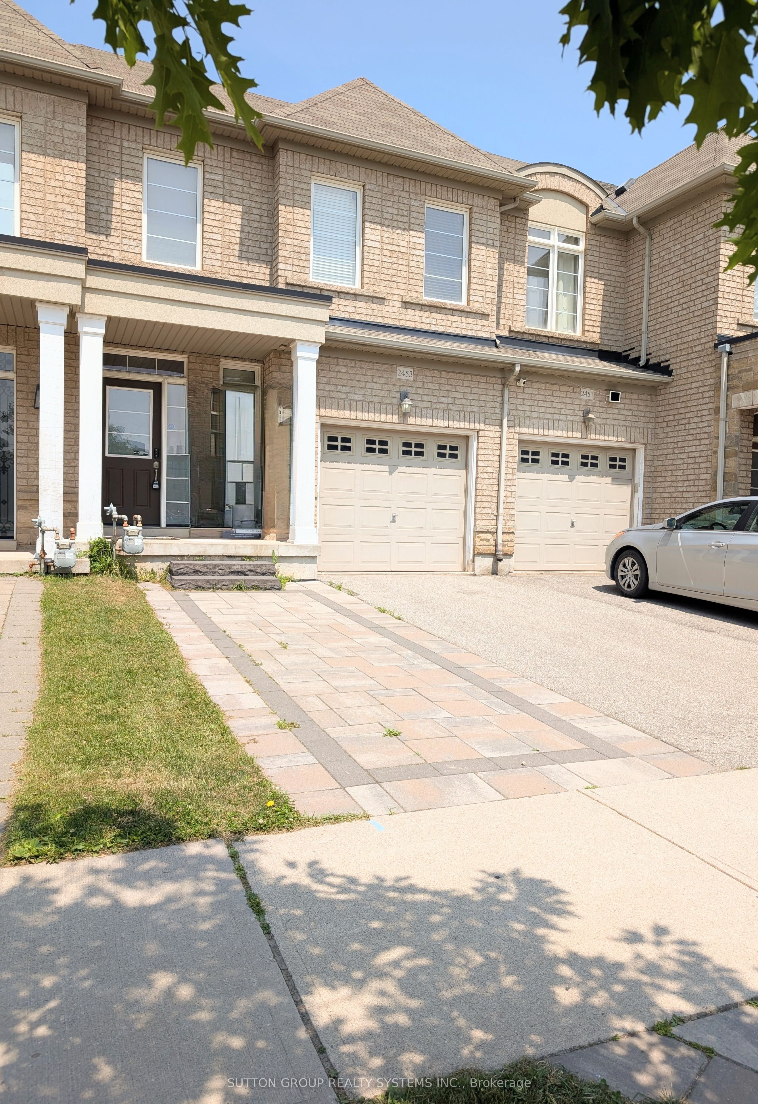 2453 Grand Oak Trail