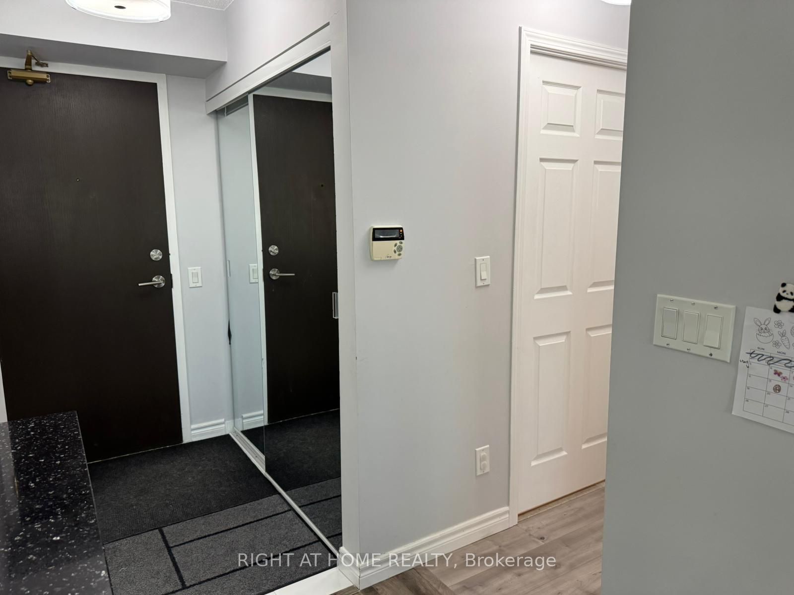 23 Oneida Crescent 1102