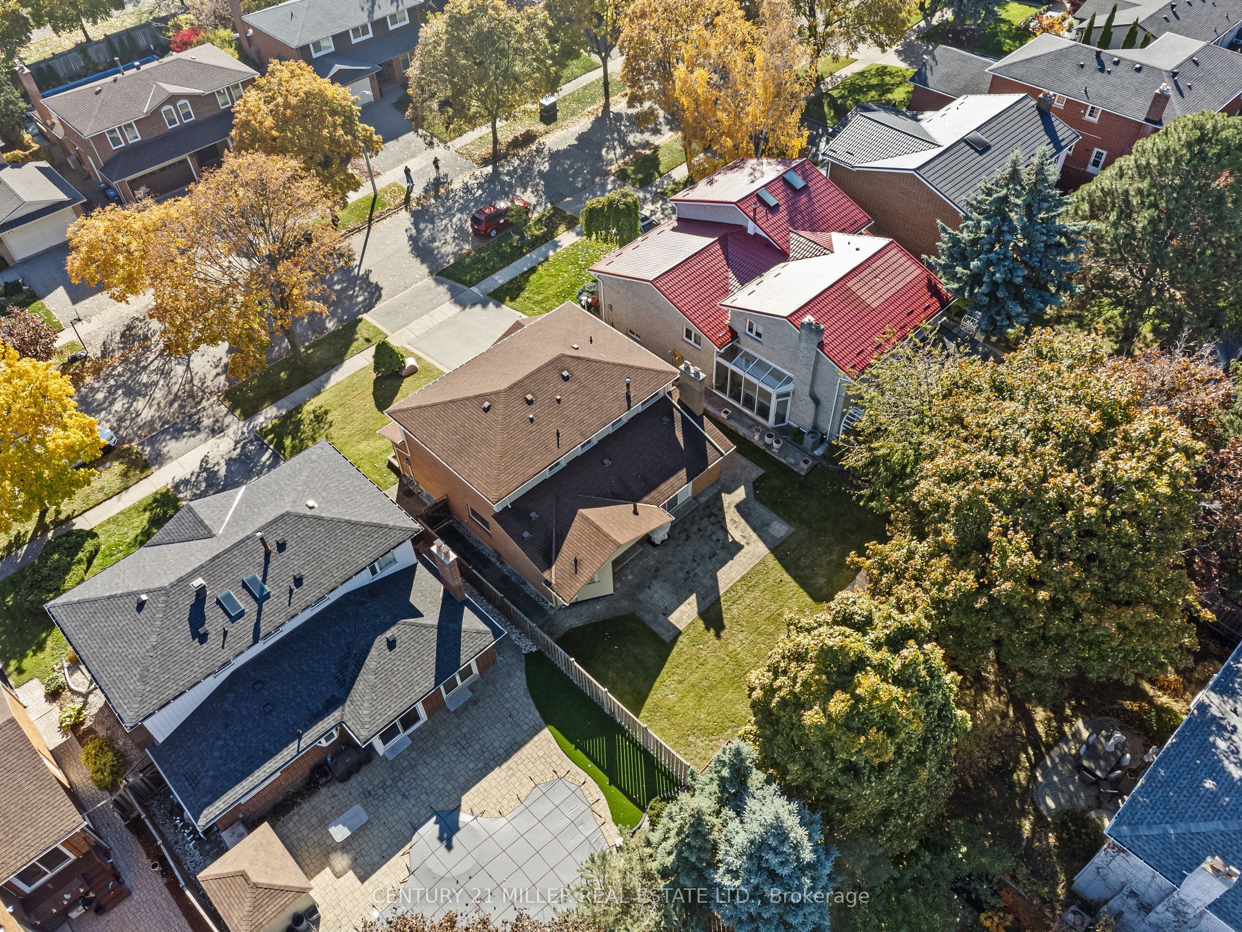 1745 Saltdene Terrace