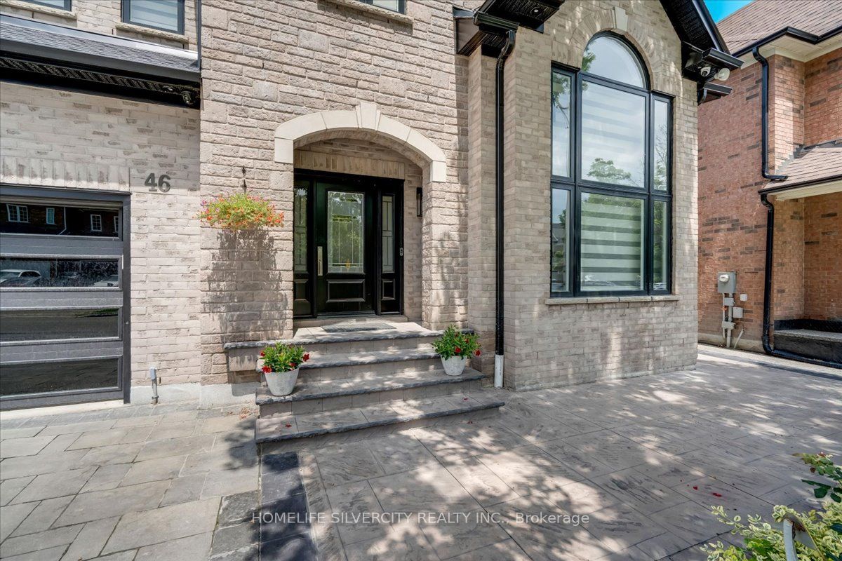 46 Treeline Boulevard
