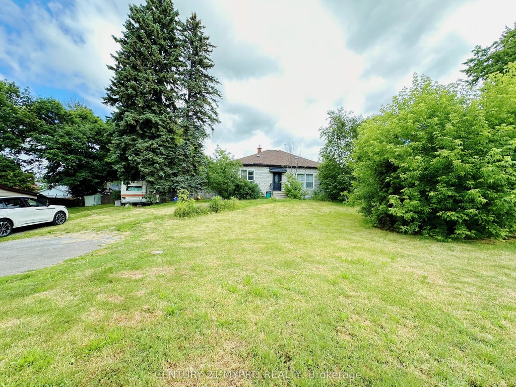 Photo of 94 Prospect Street, Newmarket, ON L3Y 3T4 (MLS # N13448954)