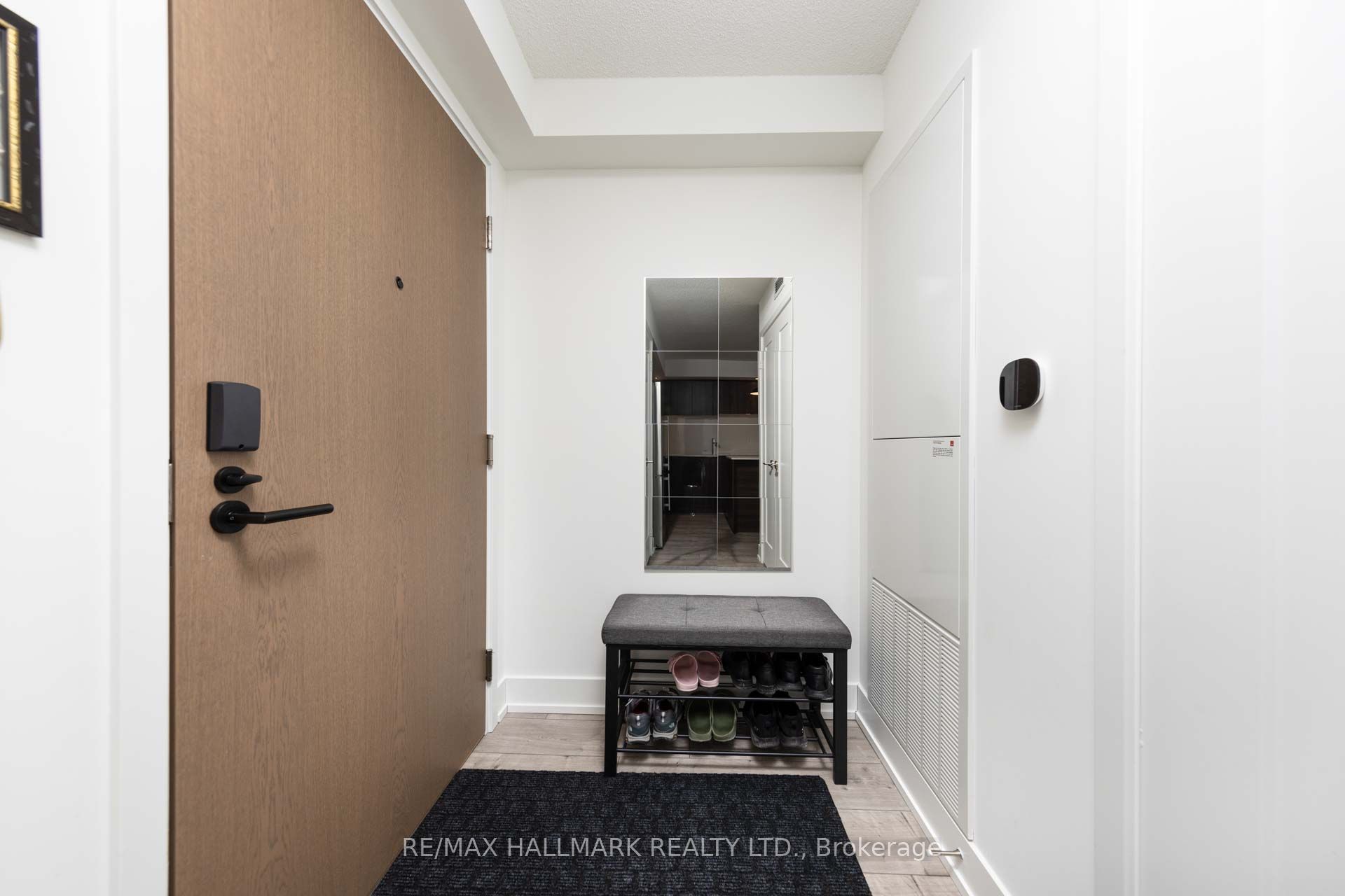 10 Eva Road 2206