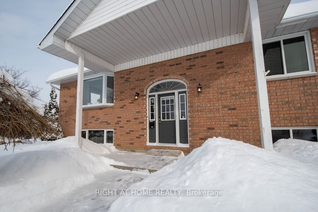 Photo of 10 Kalman Drive, Cavan Monaghan, ON K0L 1B0 (MLS # X12734312)