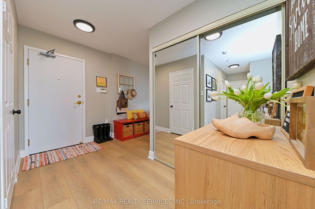 Photo of 20 Cherrytree Drive #905, Brampton, ON L6Y 3V1 (MLS # W13049208)