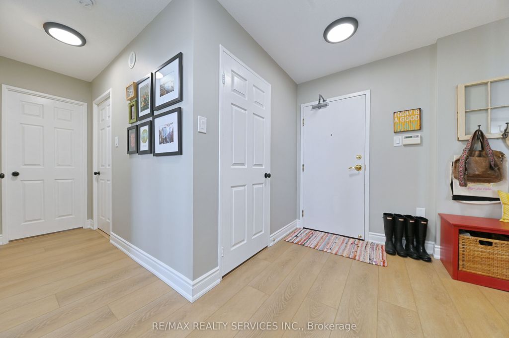 Photo of 20 Cherrytree Drive #905, Brampton, ON L6Y 3V1 (MLS # W13049208)