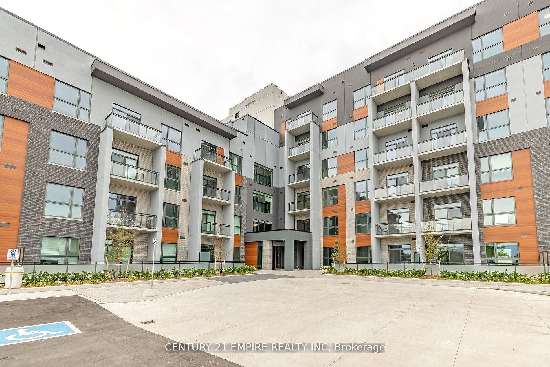 95 Dundas Street W 503