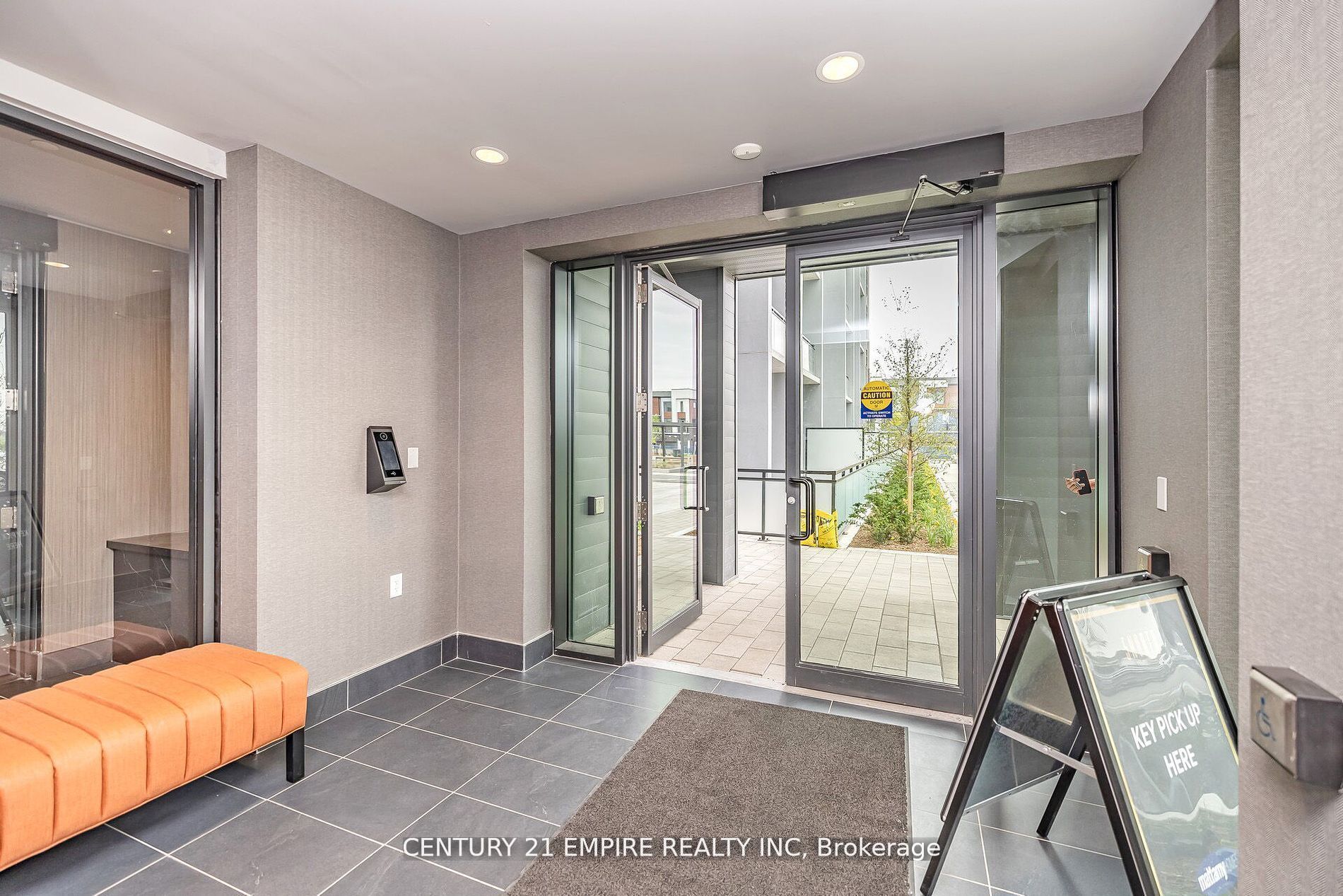 95 Dundas Street W 503