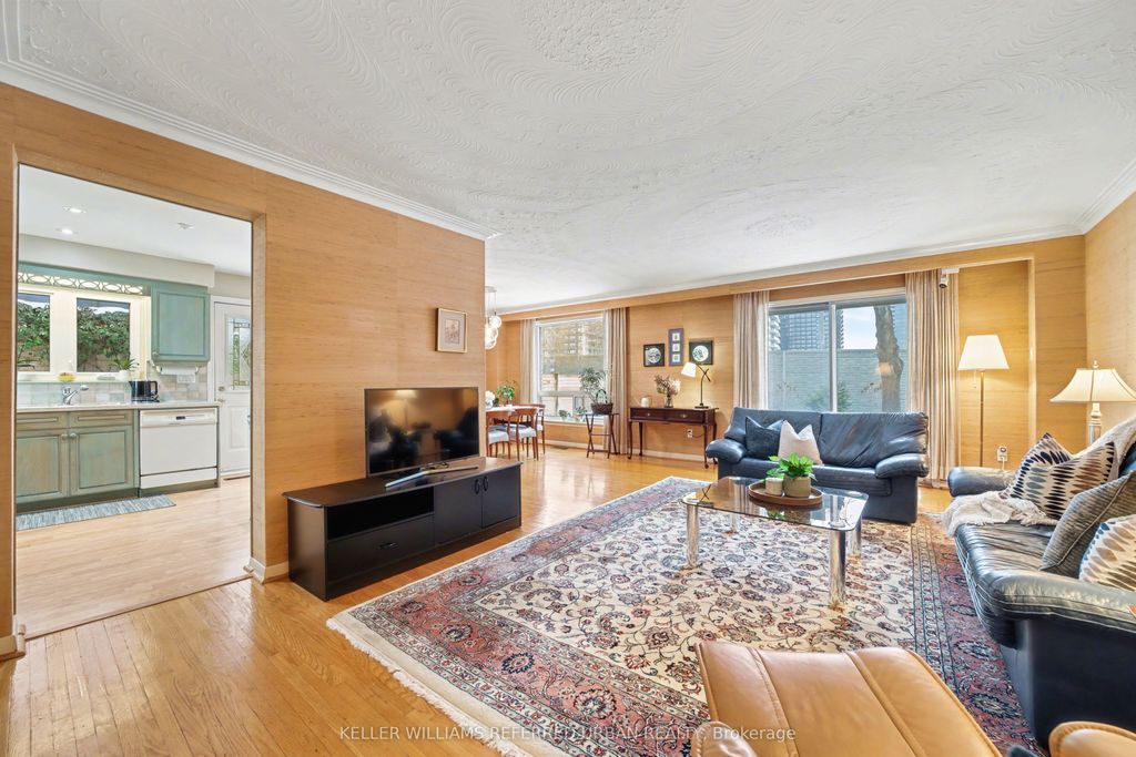 Photo of 194 Woodsworth Road, Toronto, ON M2L 2T1 (MLS # C12713366)