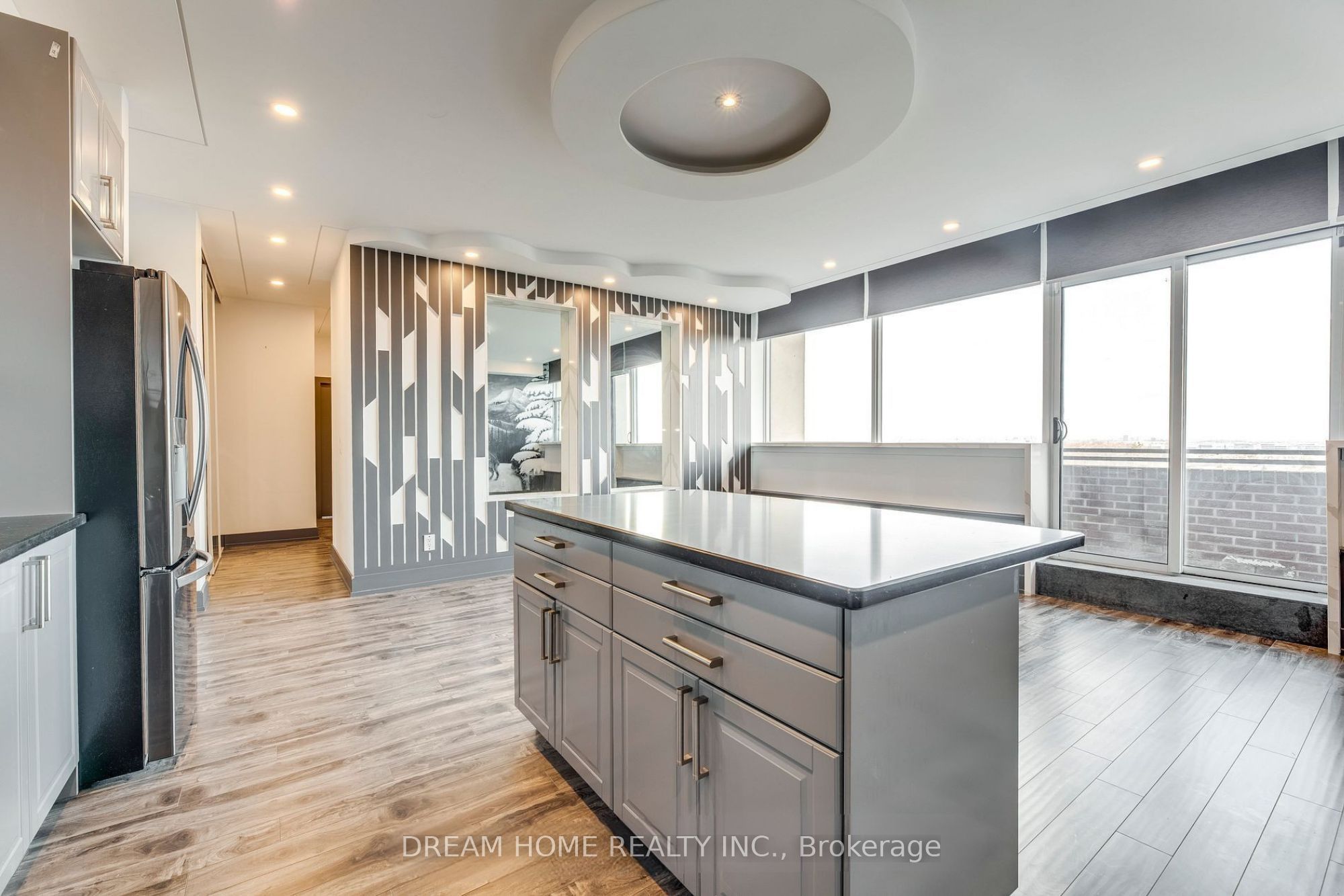 2301 Derry Road W 1010