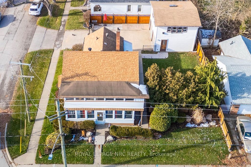 Photo of 85 S Pine Street S, Thorold, ON L2V 3L8 (MLS # X12596342)