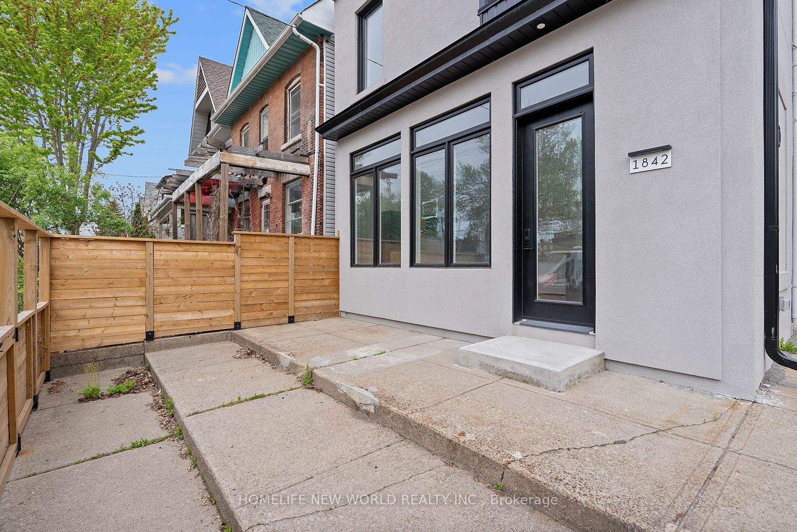 1842 Dundas Street E
