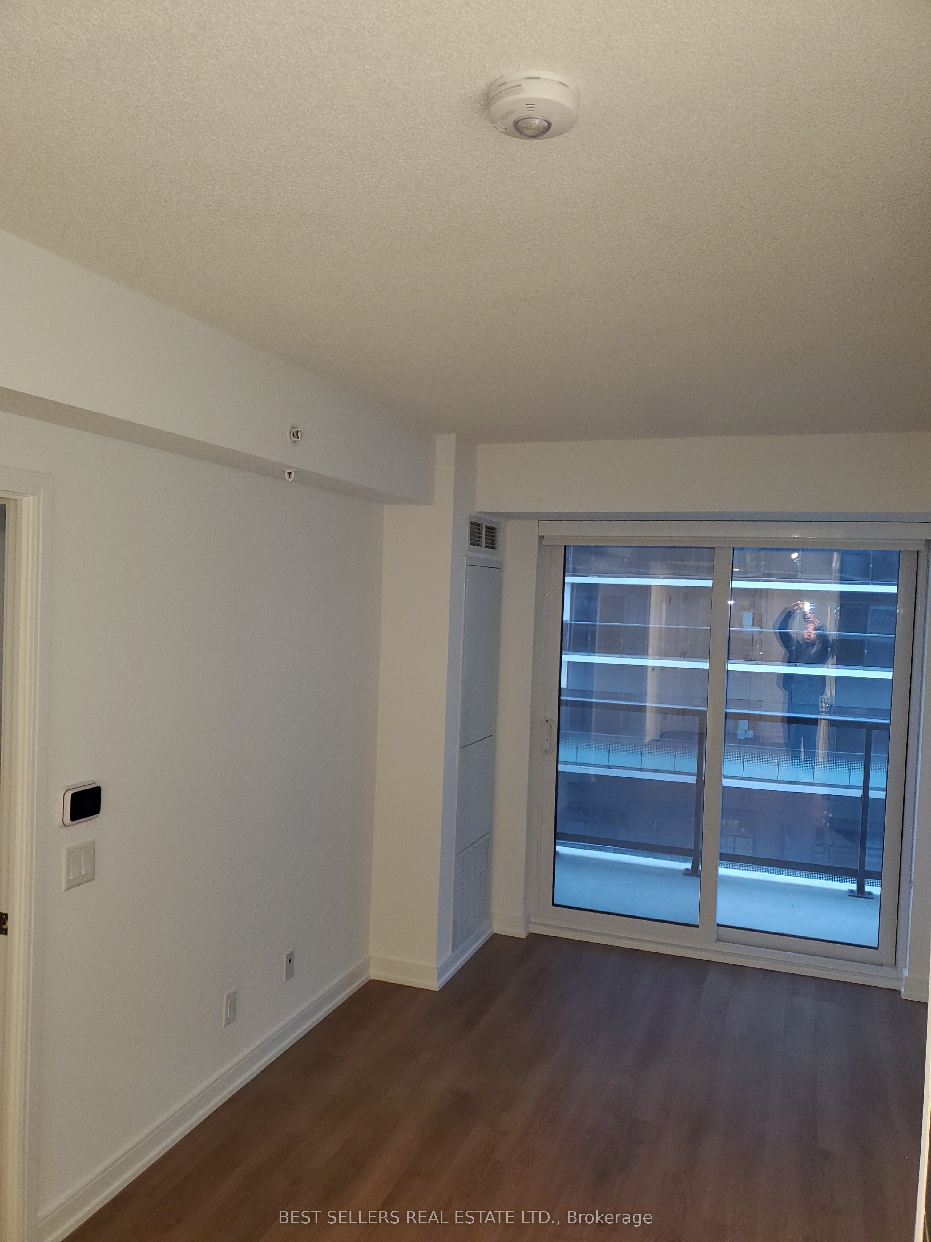 30 Samuel Wood Way 605