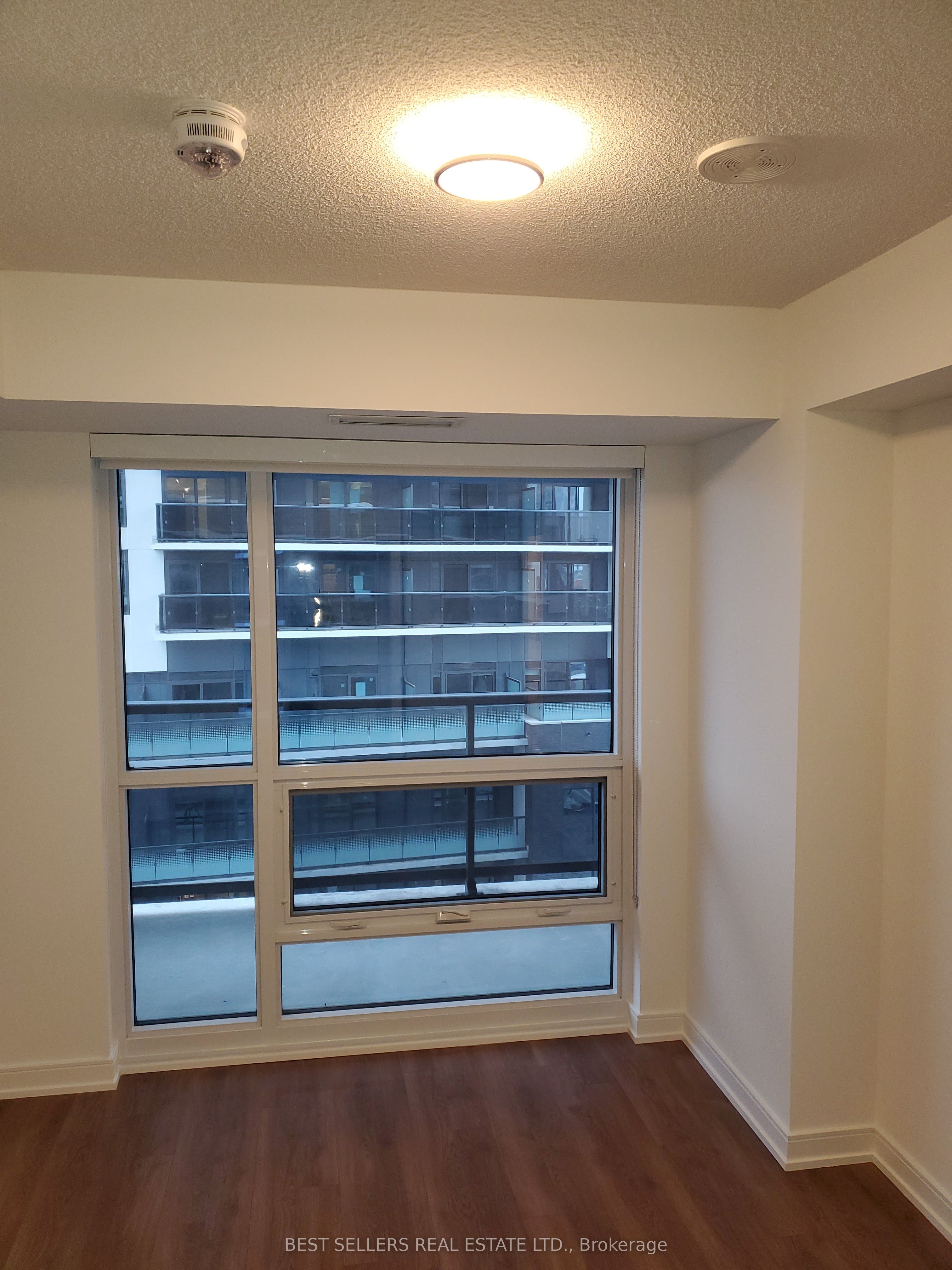 30 Samuel Wood Way 605