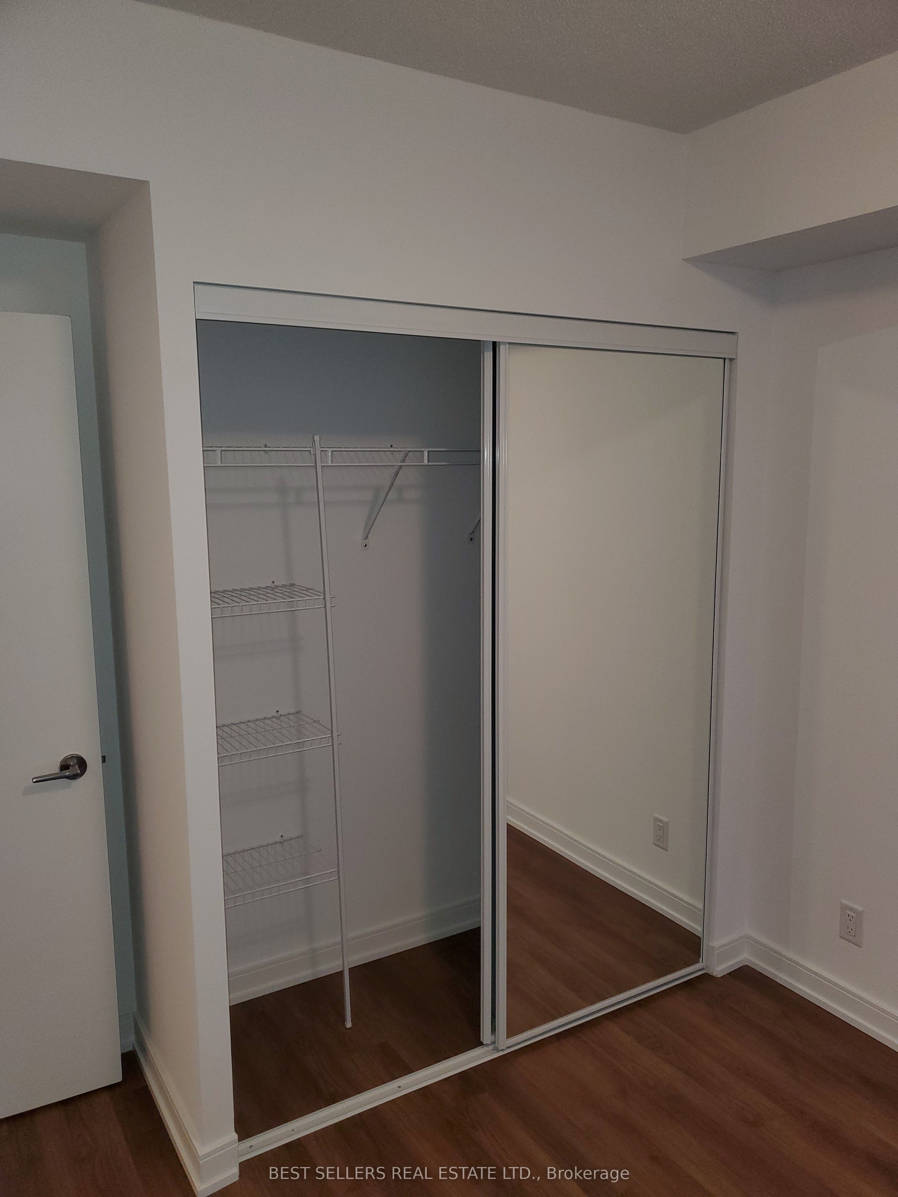 30 Samuel Wood Way 605