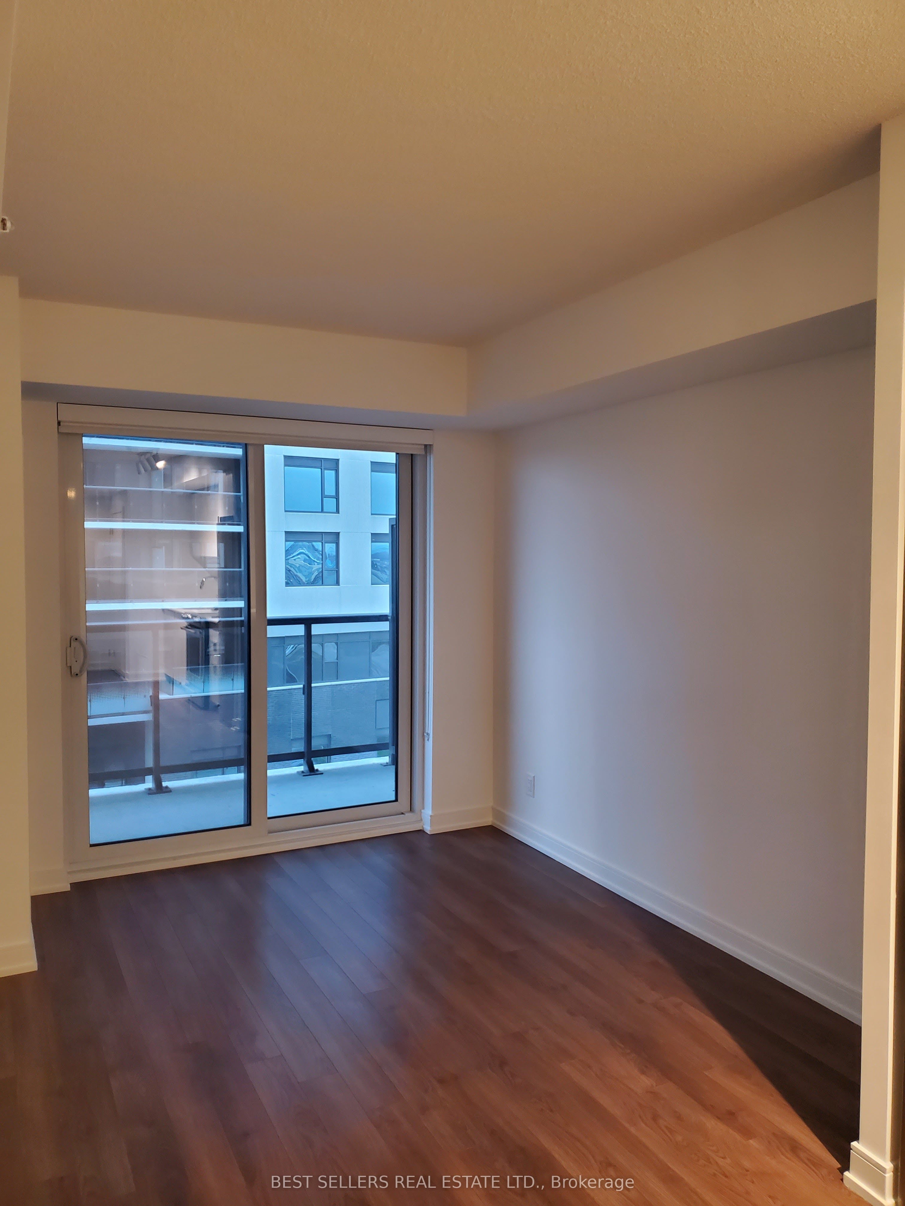 30 Samuel Wood Way 605