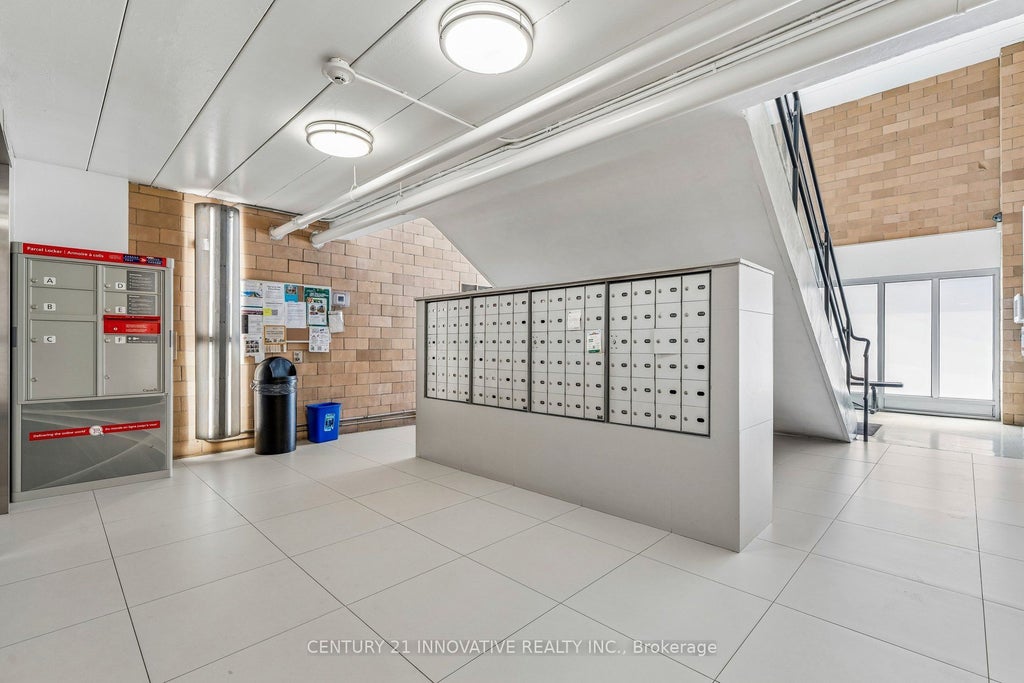 Photo of 160 Baldwin St Street #420, Toronto, ON M5T 3K7 (MLS # C13859916)